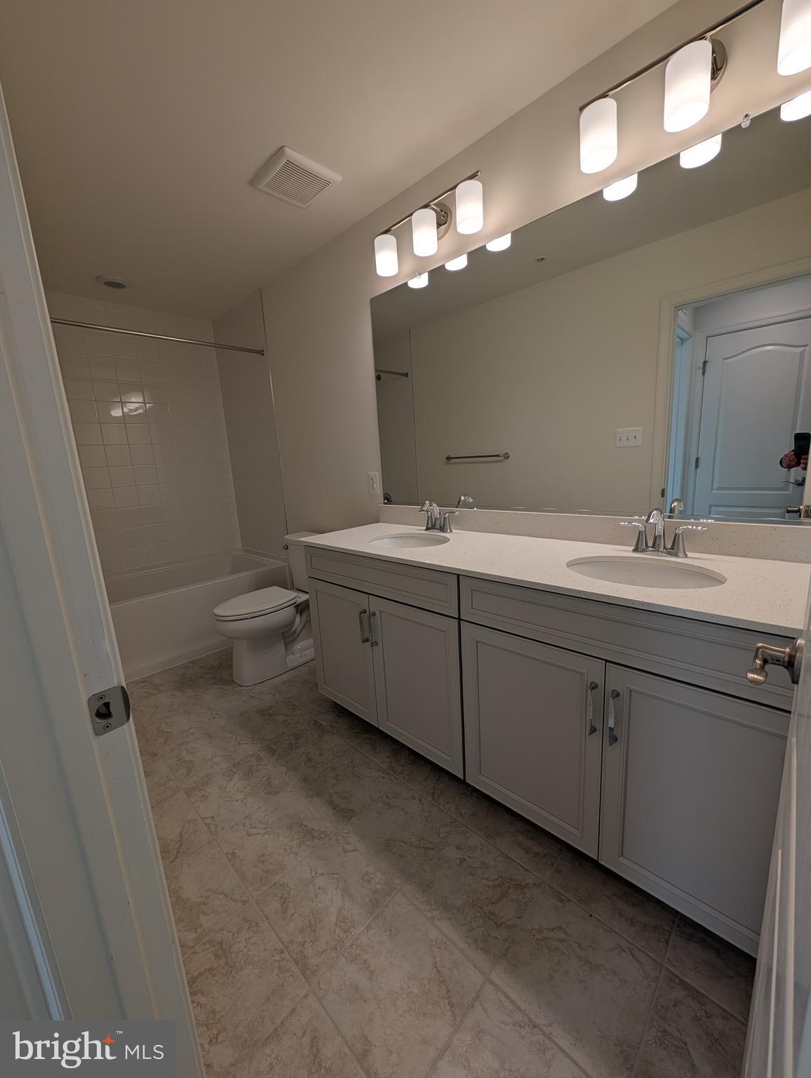 PADDOCK POINTE - Residential Lease