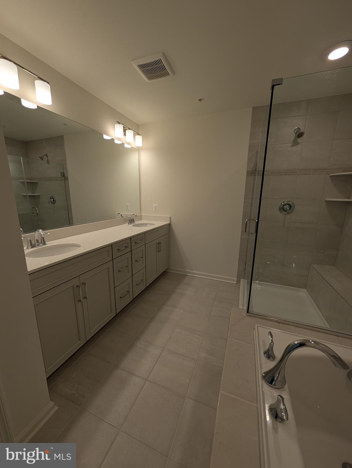 PADDOCK POINTE - Residential Lease