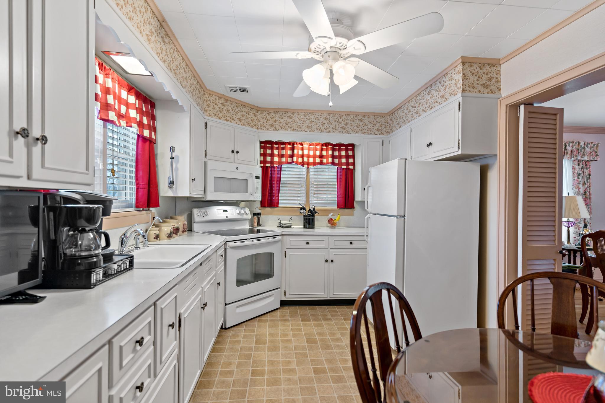 BERKELEY MANOR - Residential