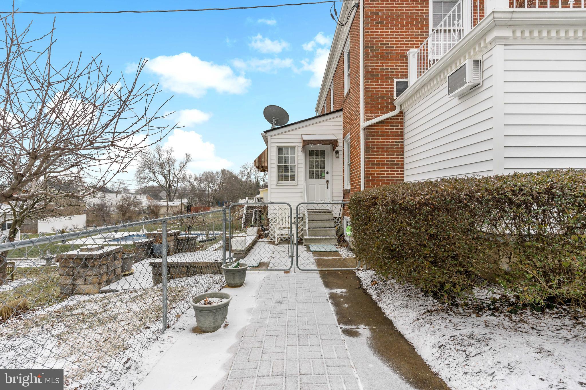 BERKELEY MANOR - Residential