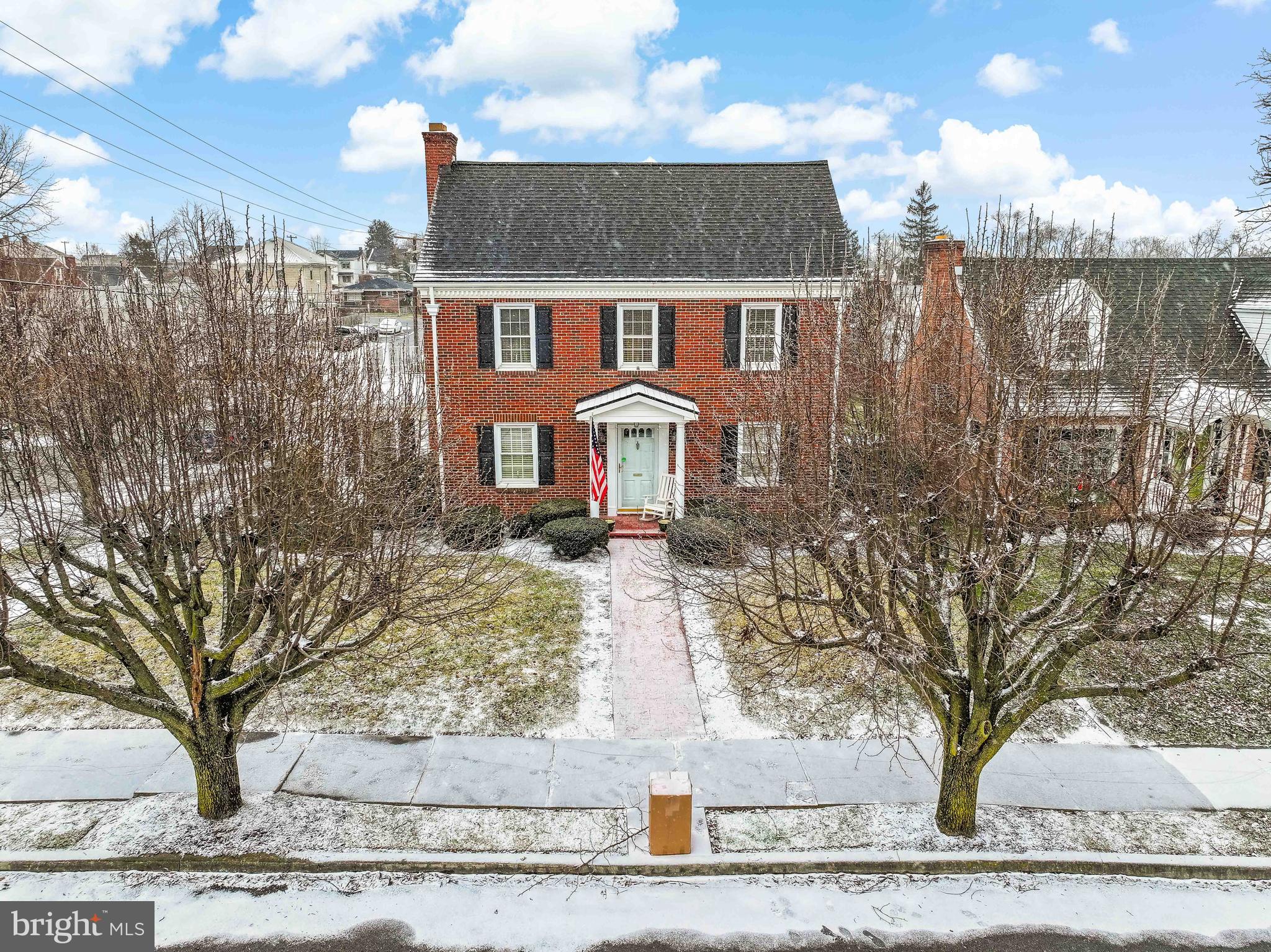 BERKELEY MANOR - Residential