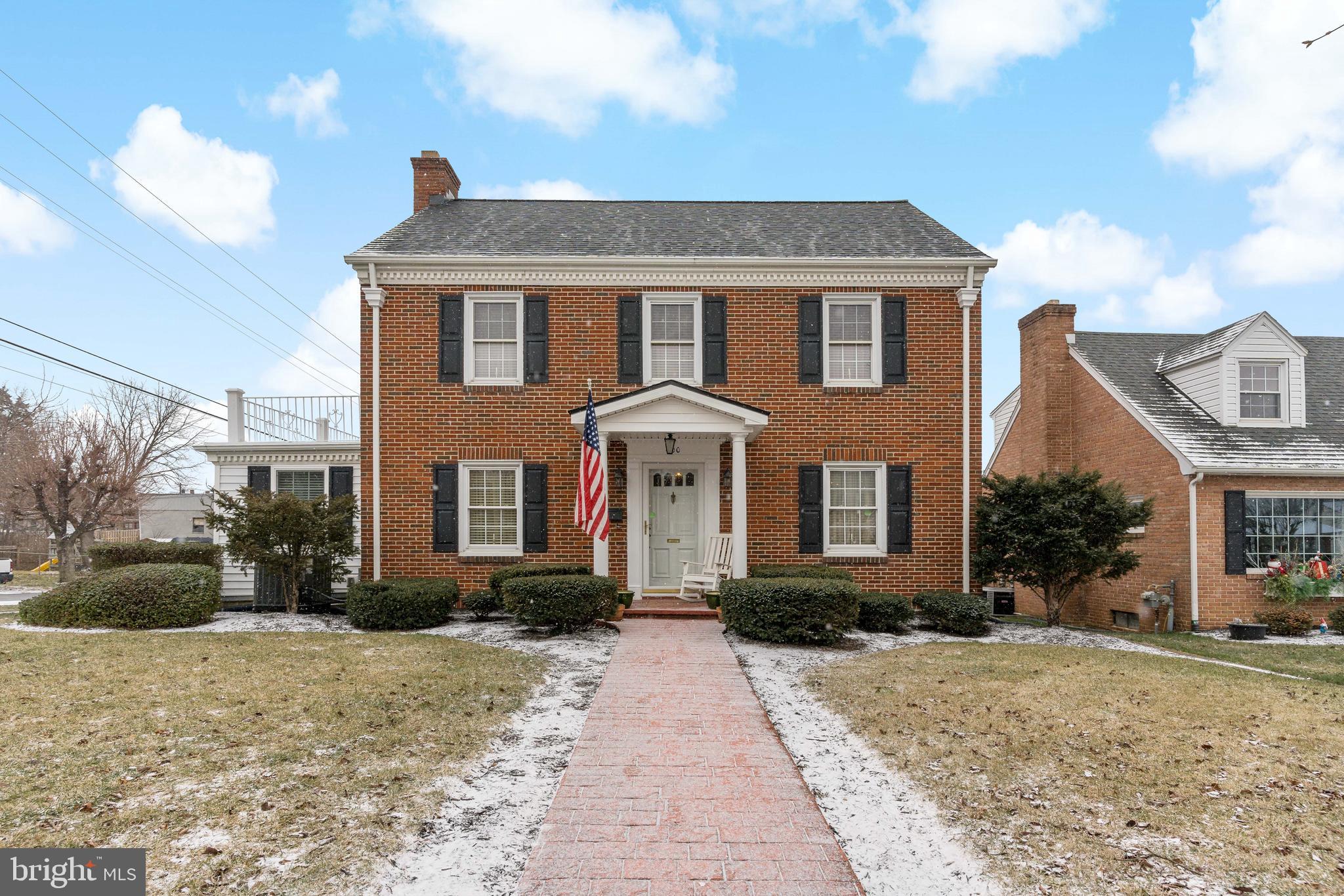 BERKELEY MANOR - Residential