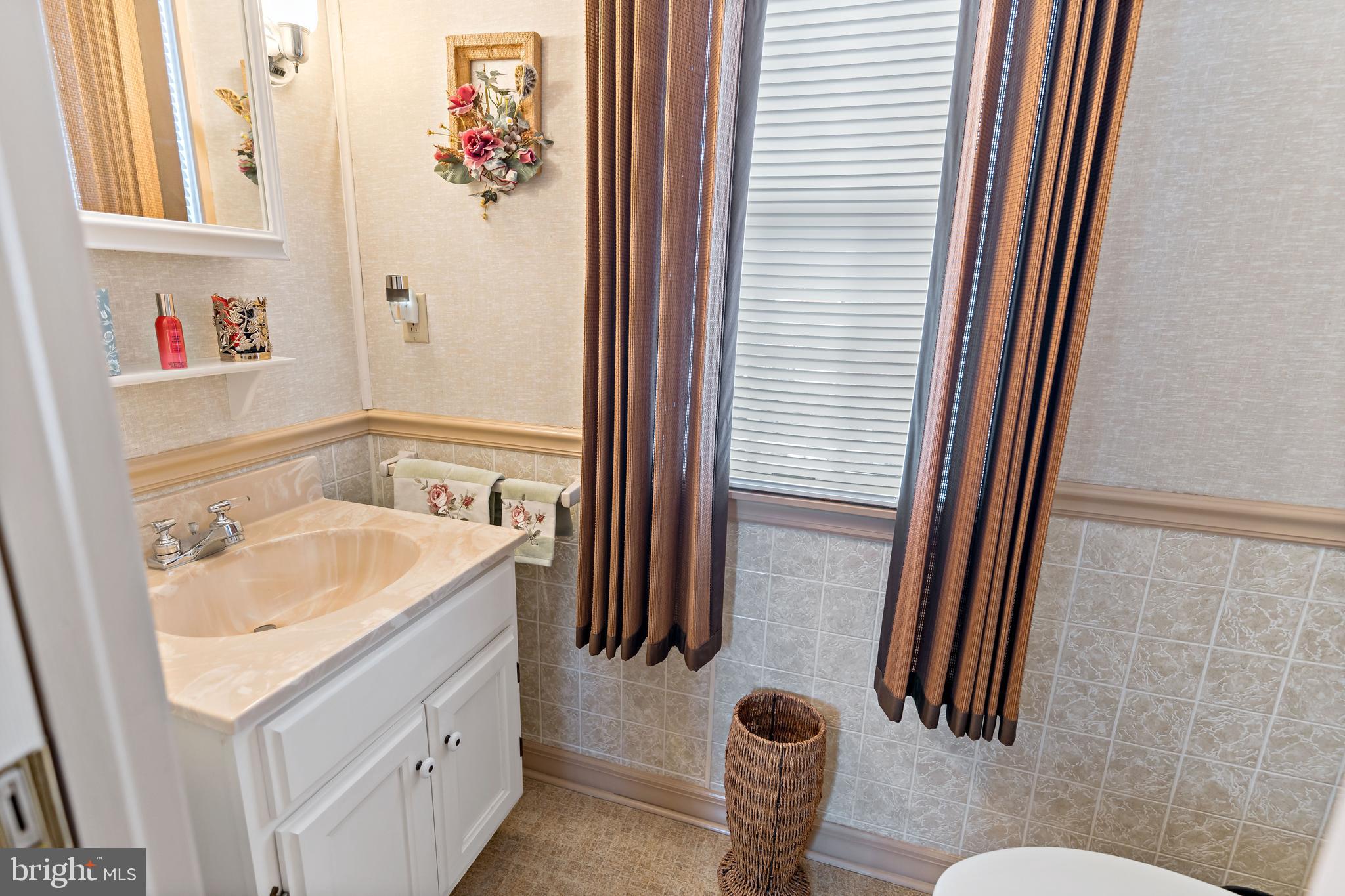 BERKELEY MANOR - Residential