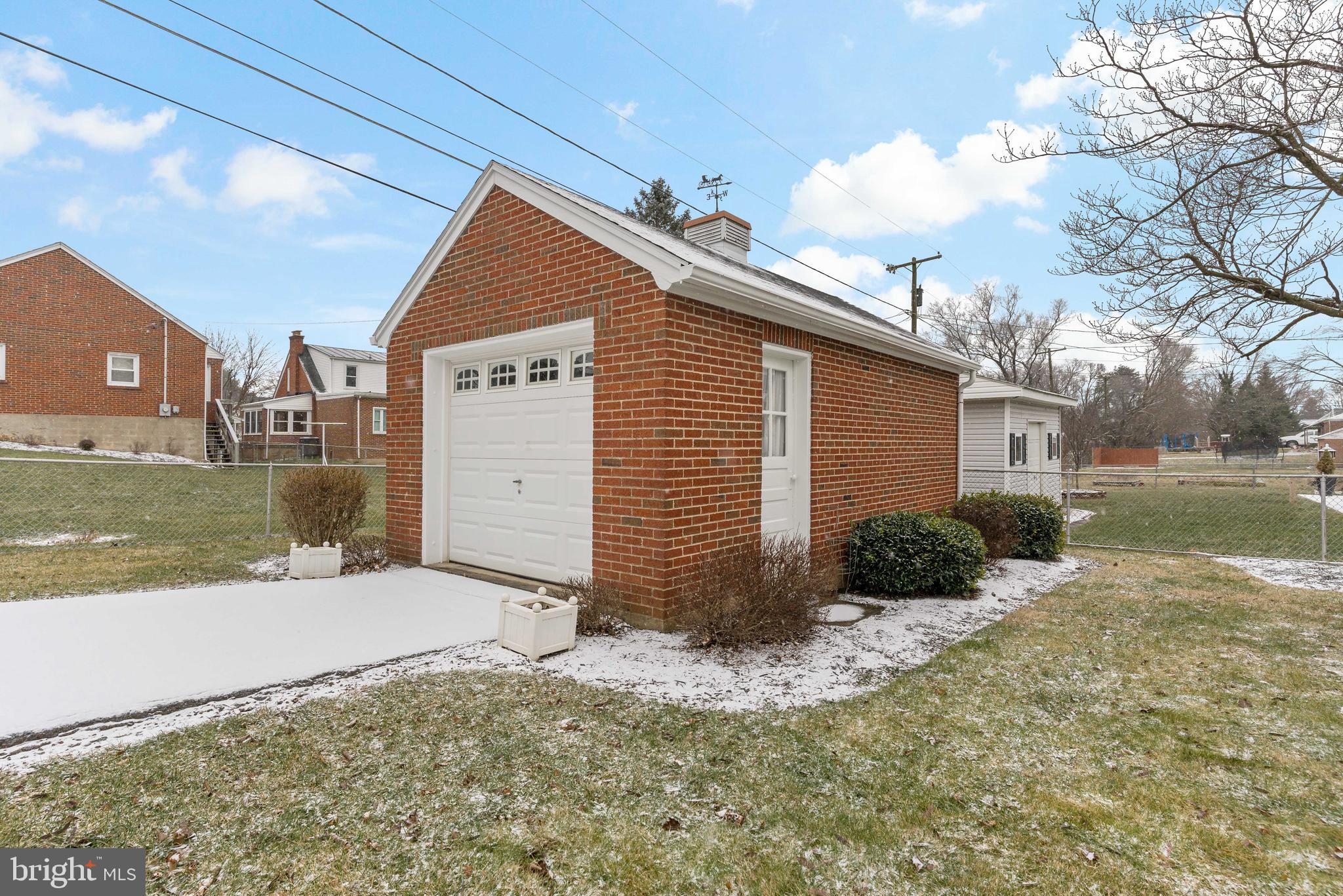 BERKELEY MANOR - Residential