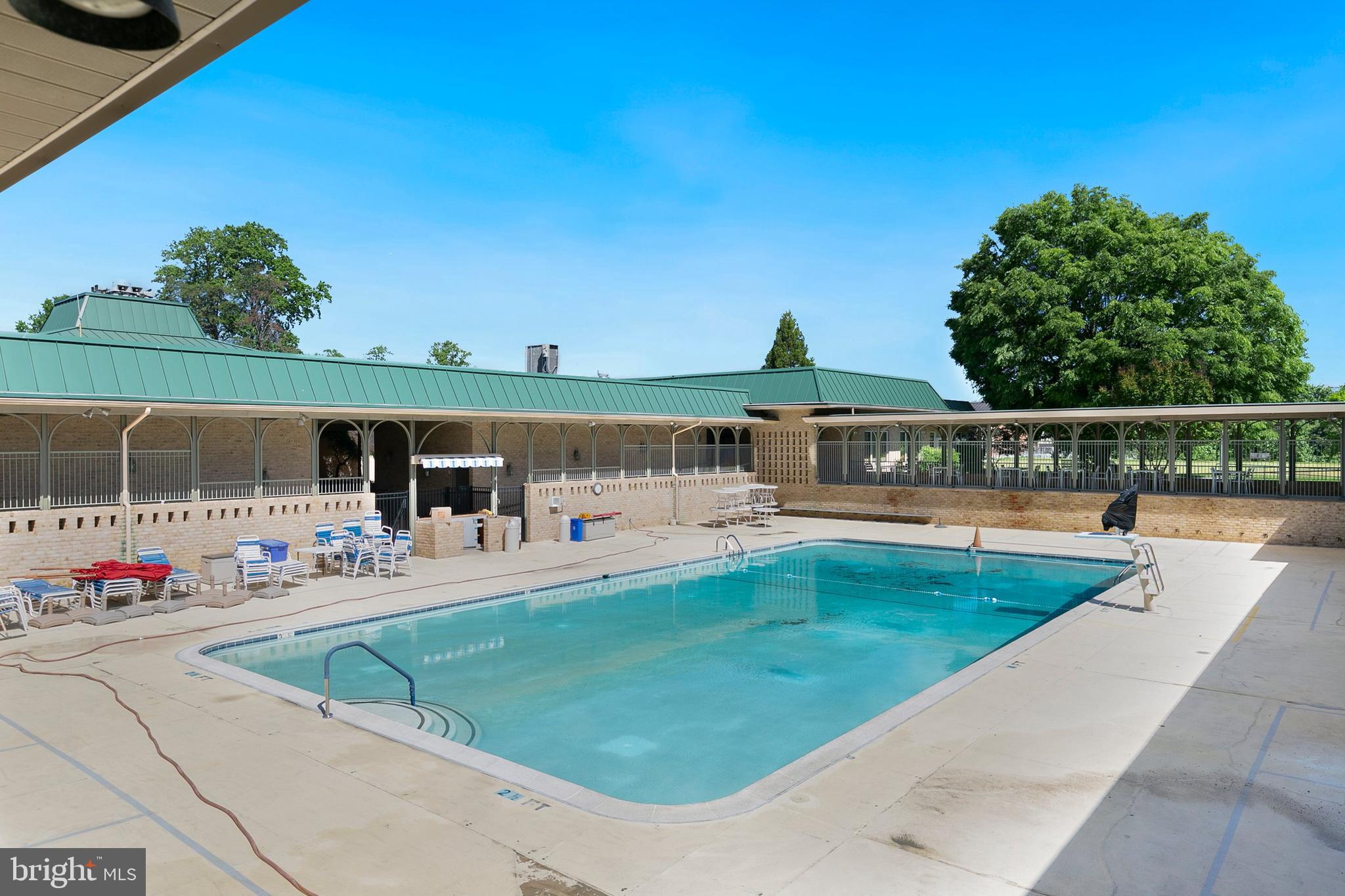 LEISURE WORLD - Residential