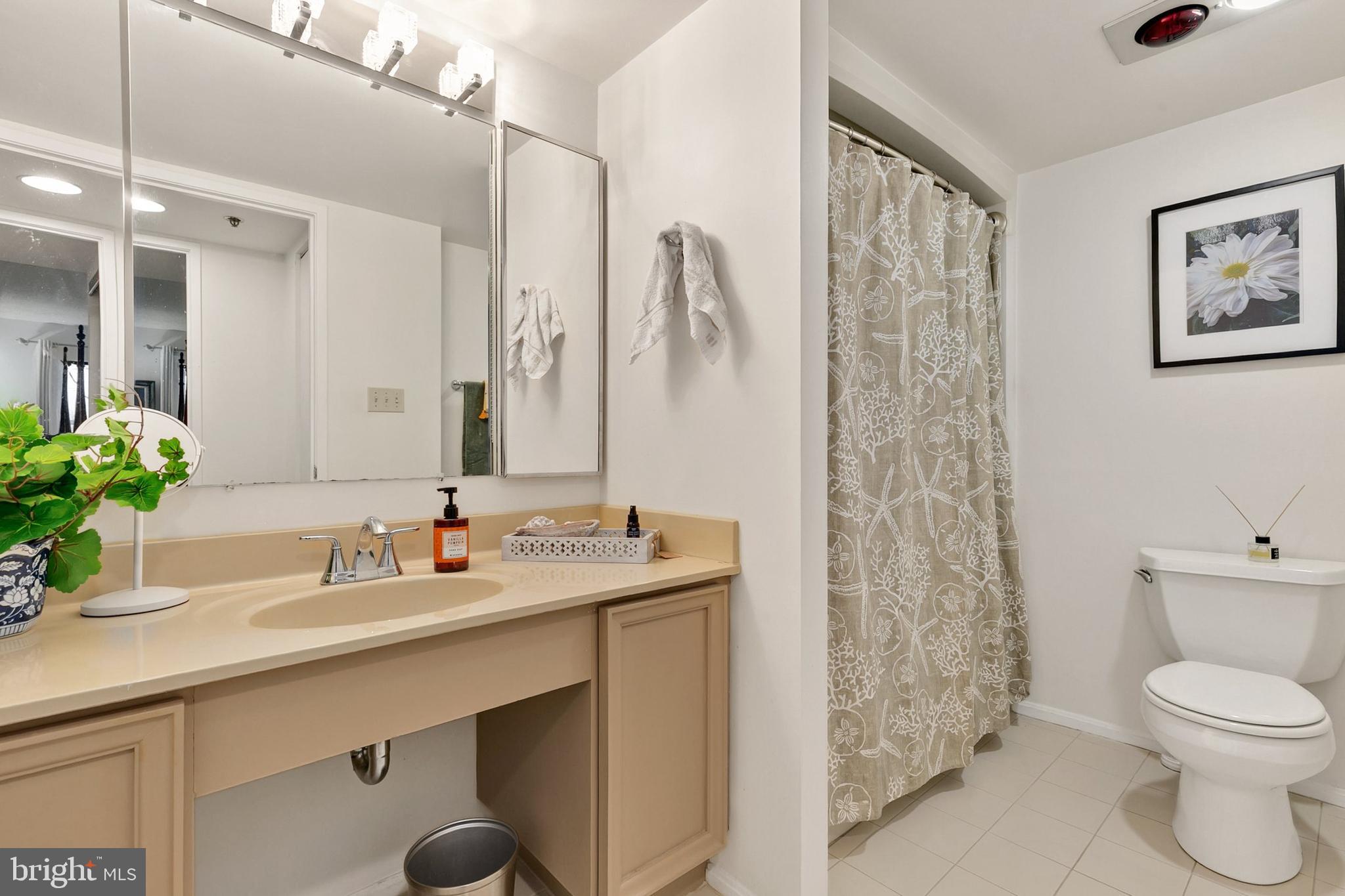 LEISURE WORLD - Residential