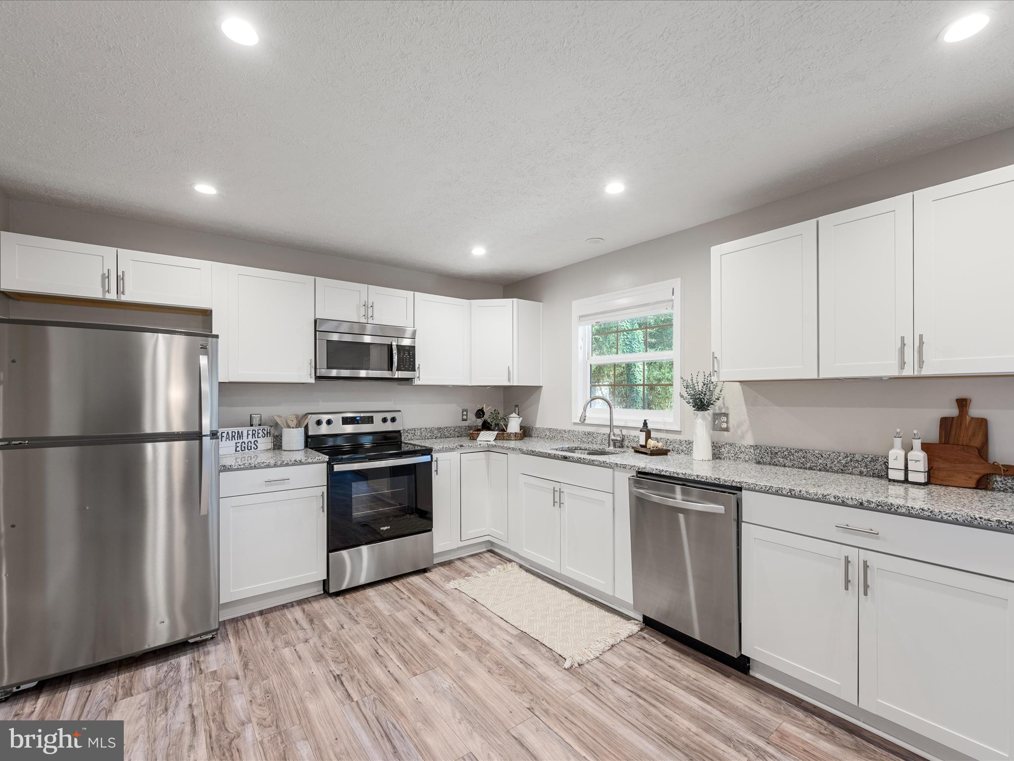 SHADY ACRES - Residential