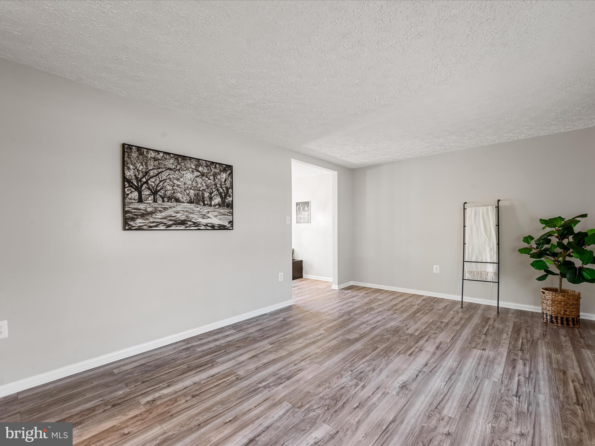 SHADY ACRES - Residential