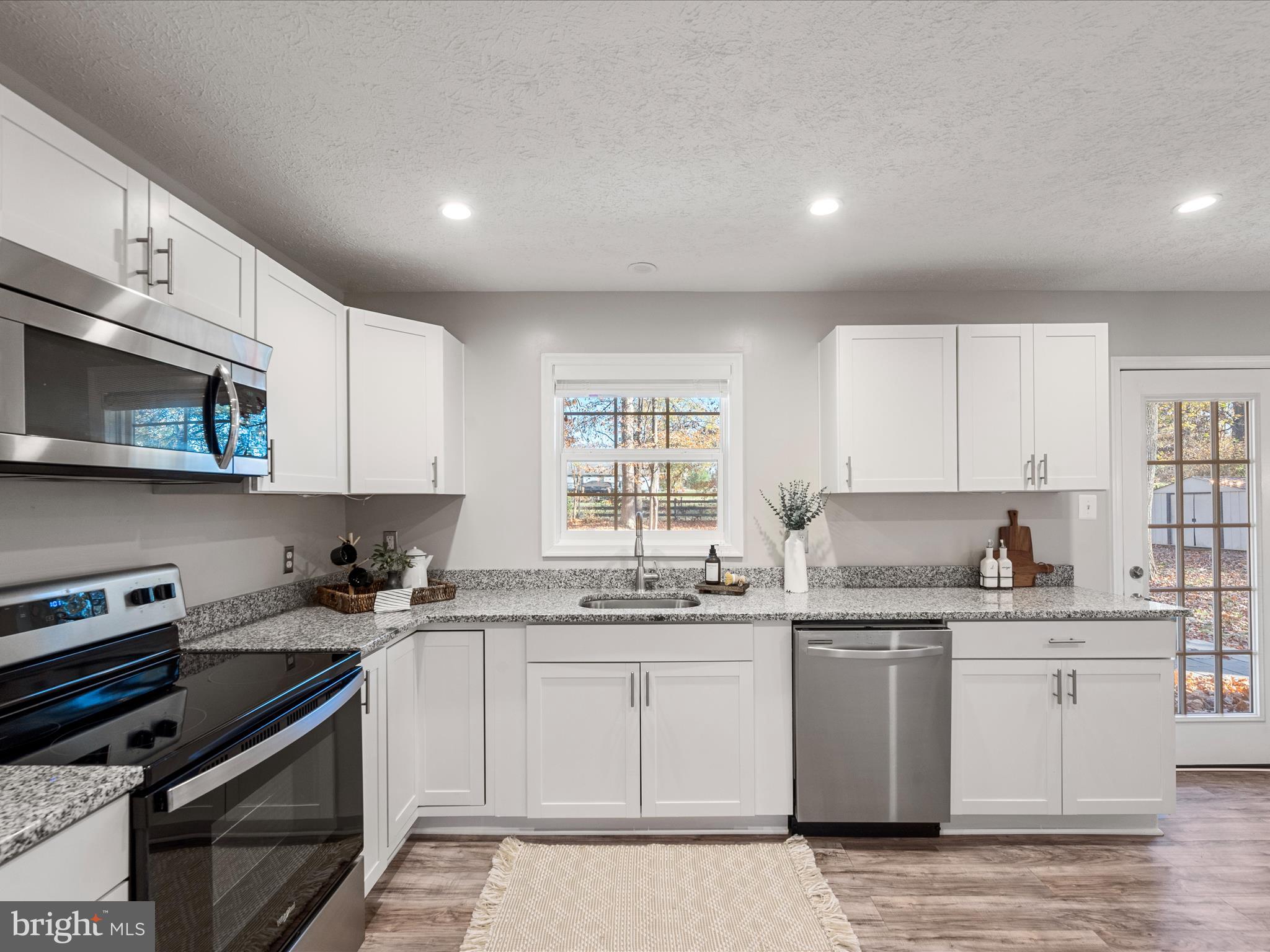 SHADY ACRES - Residential