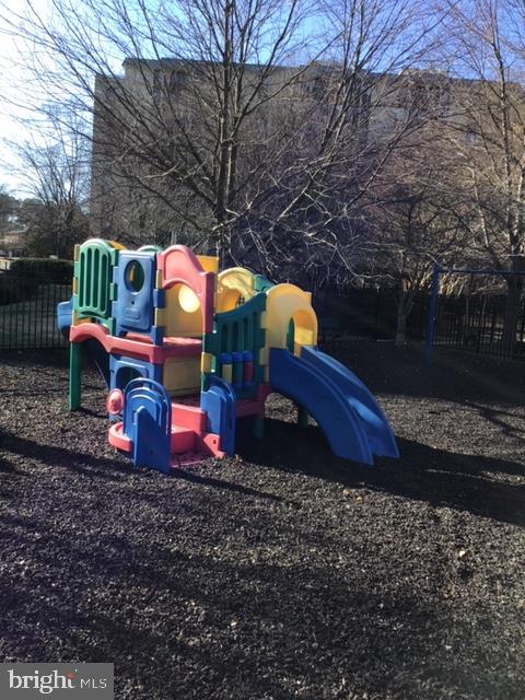 WOODLAKE TOWERS - Residential