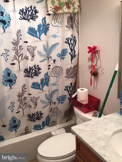 WOODLAKE TOWERS - Residential