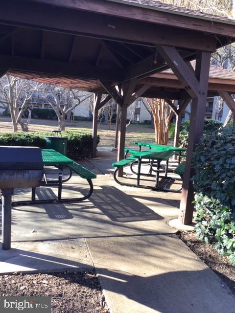 WOODLAKE TOWERS - Residential