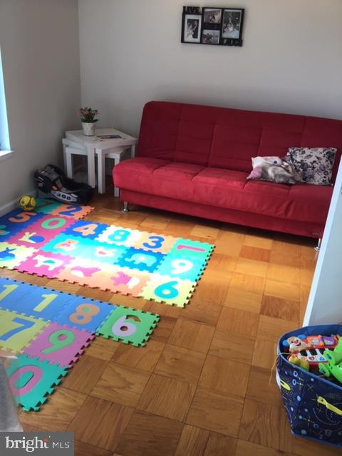 WOODLAKE TOWERS - Residential