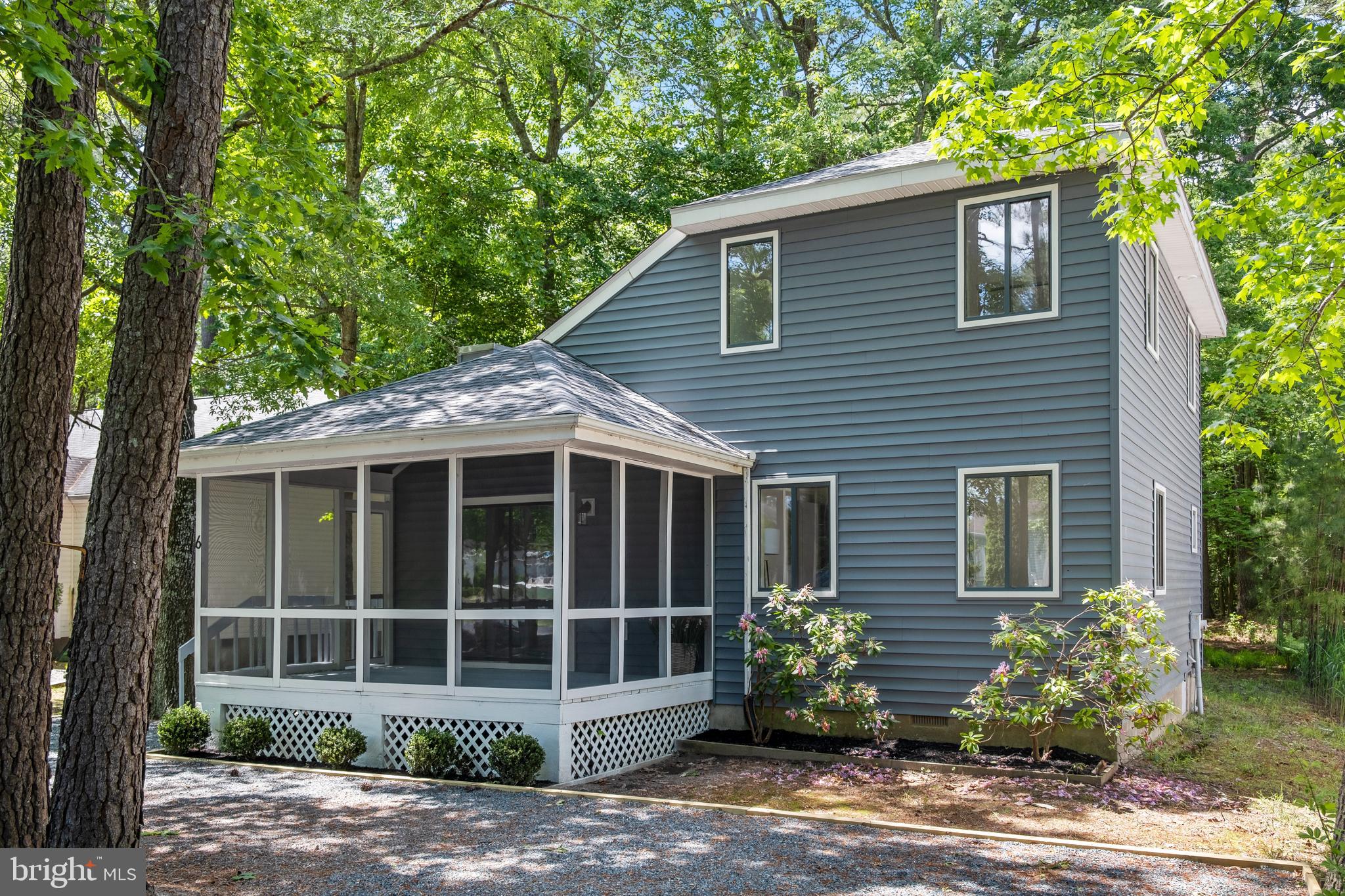 6 GRANBY LANE