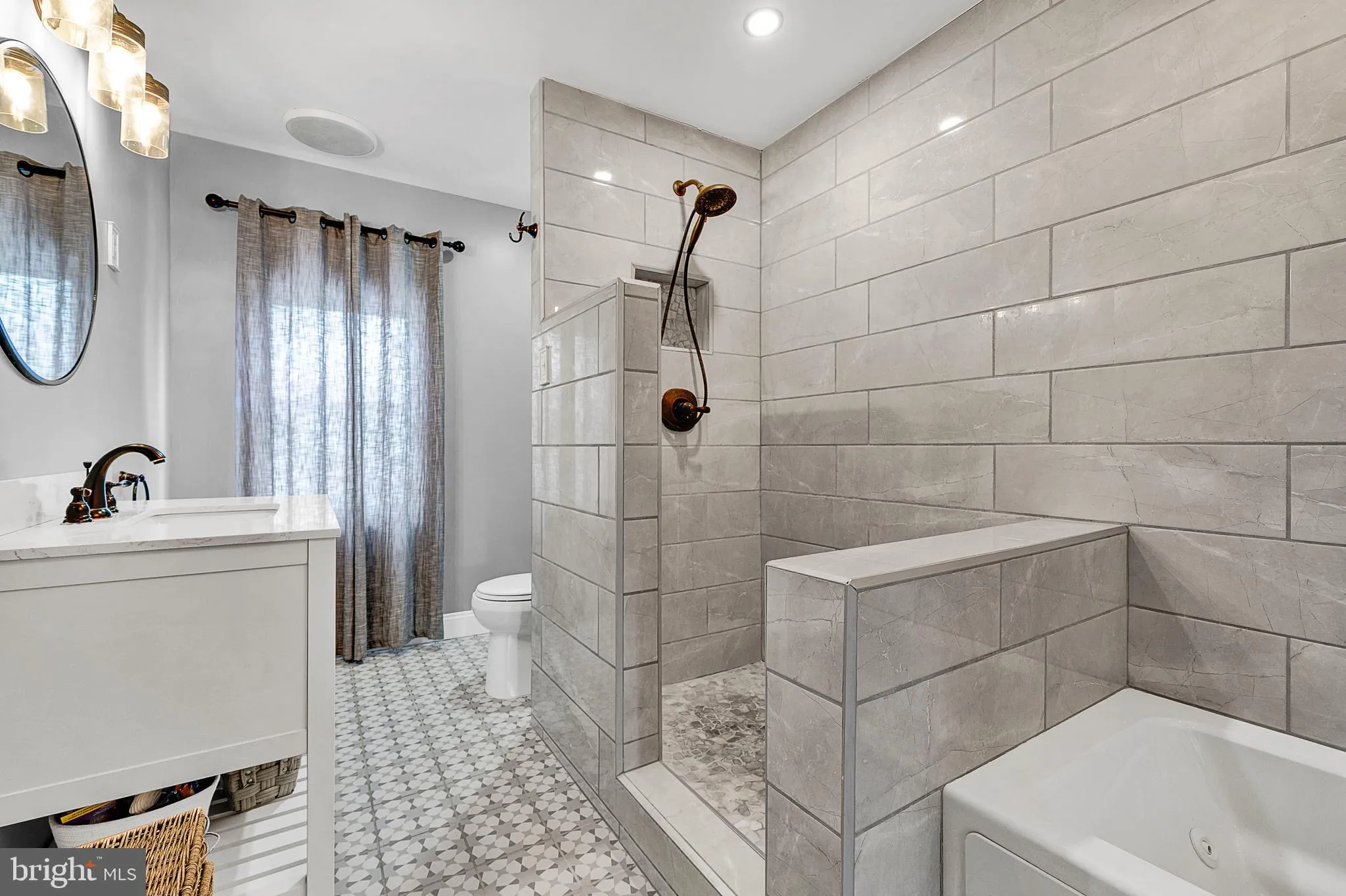 Jenkintown, Pennsylvania 19046, United States, 4 Bedrooms Bedrooms, ,3 BathroomsBathrooms,Residential,Pending,19102