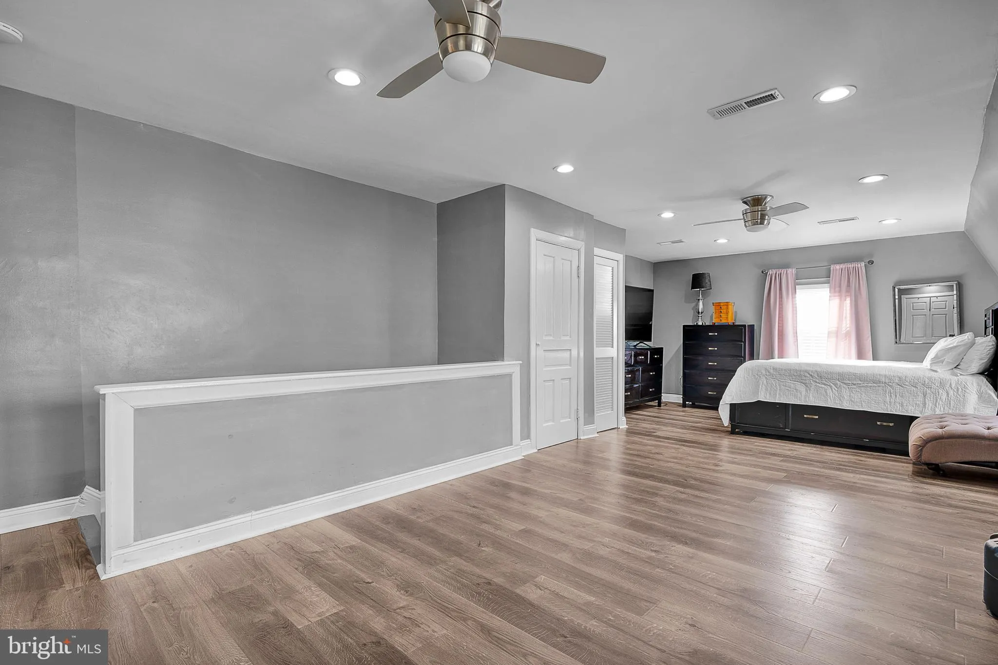 Jenkintown, Pennsylvania 19046, United States, 4 Bedrooms Bedrooms, ,3 BathroomsBathrooms,Residential,Pending,19102