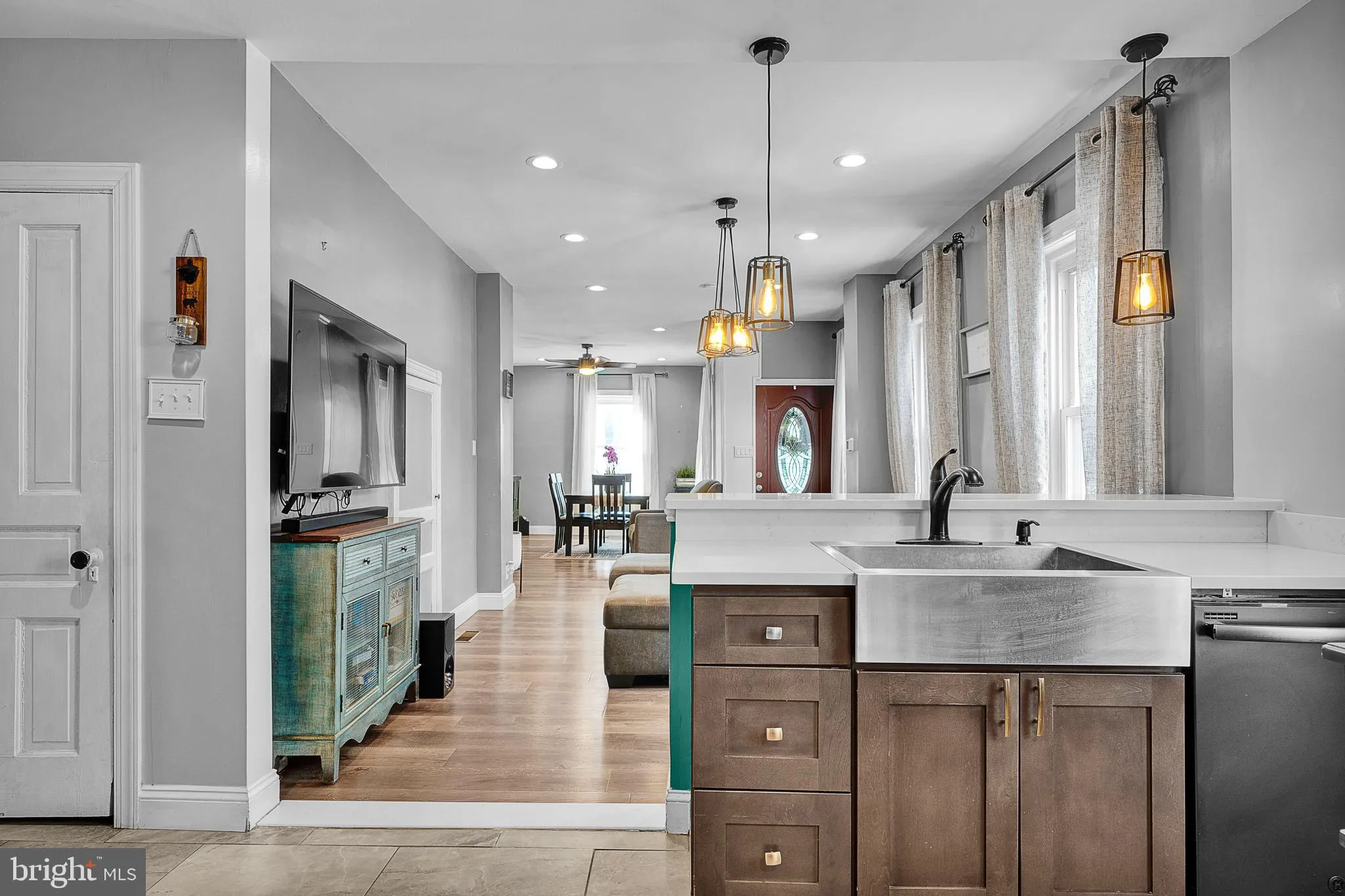 Jenkintown, Pennsylvania 19046, United States, 4 Bedrooms Bedrooms, ,3 BathroomsBathrooms,Residential,Pending,19102