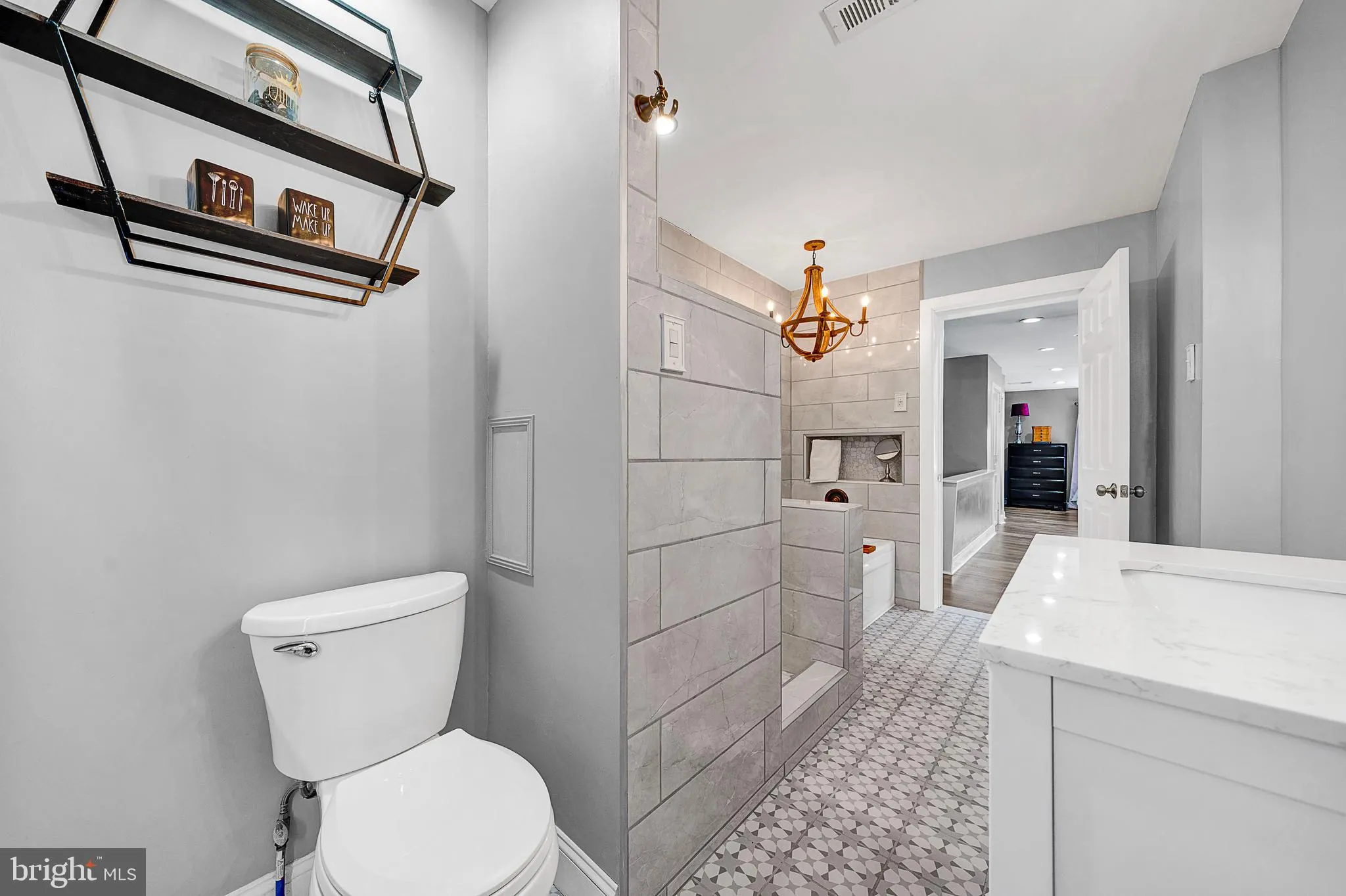 Jenkintown, Pennsylvania 19046, United States, 4 Bedrooms Bedrooms, ,3 BathroomsBathrooms,Residential,Pending,19102