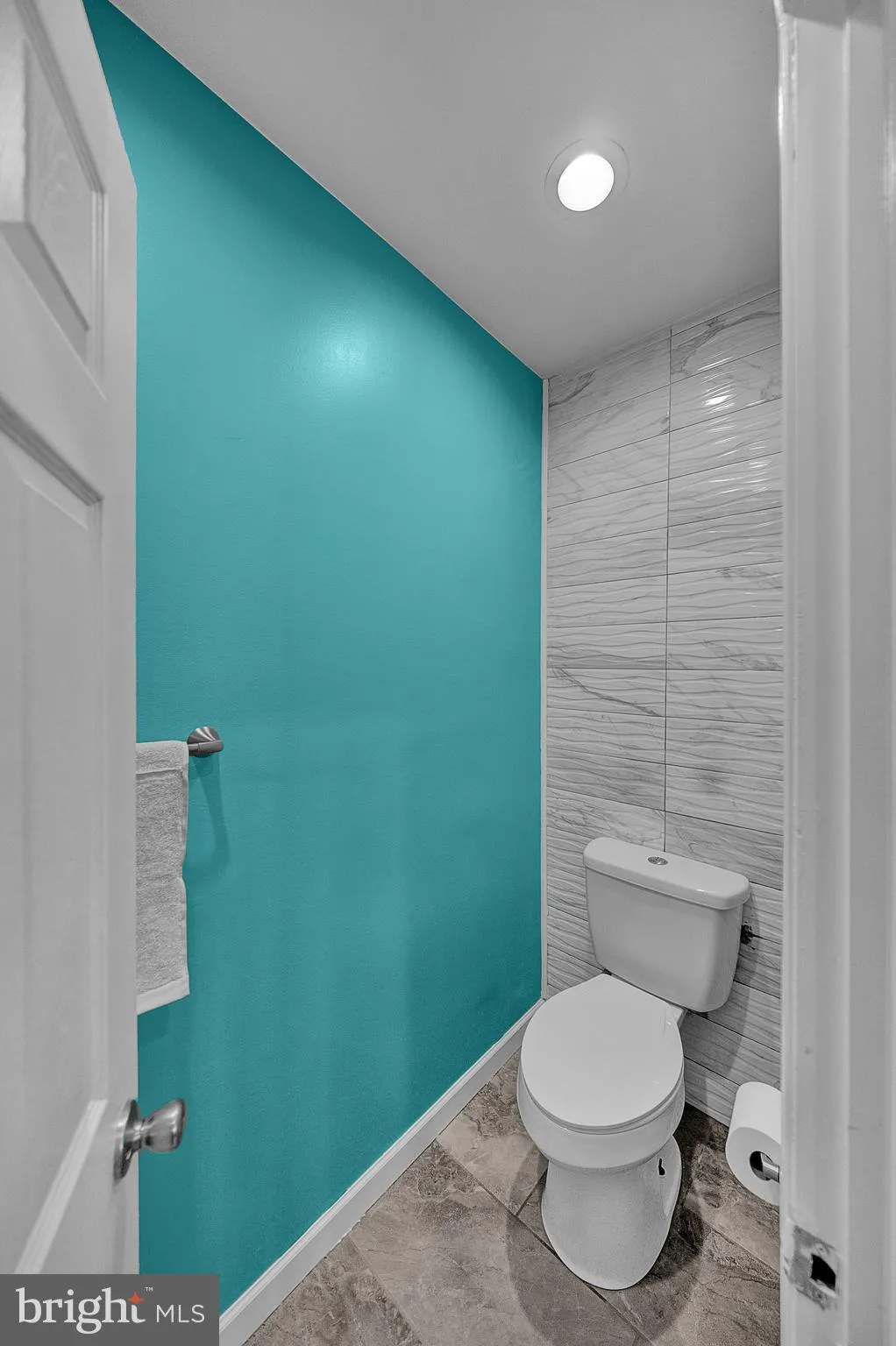 Jenkintown, Pennsylvania 19046, United States, 4 Bedrooms Bedrooms, ,3 BathroomsBathrooms,Residential,Pending,19102