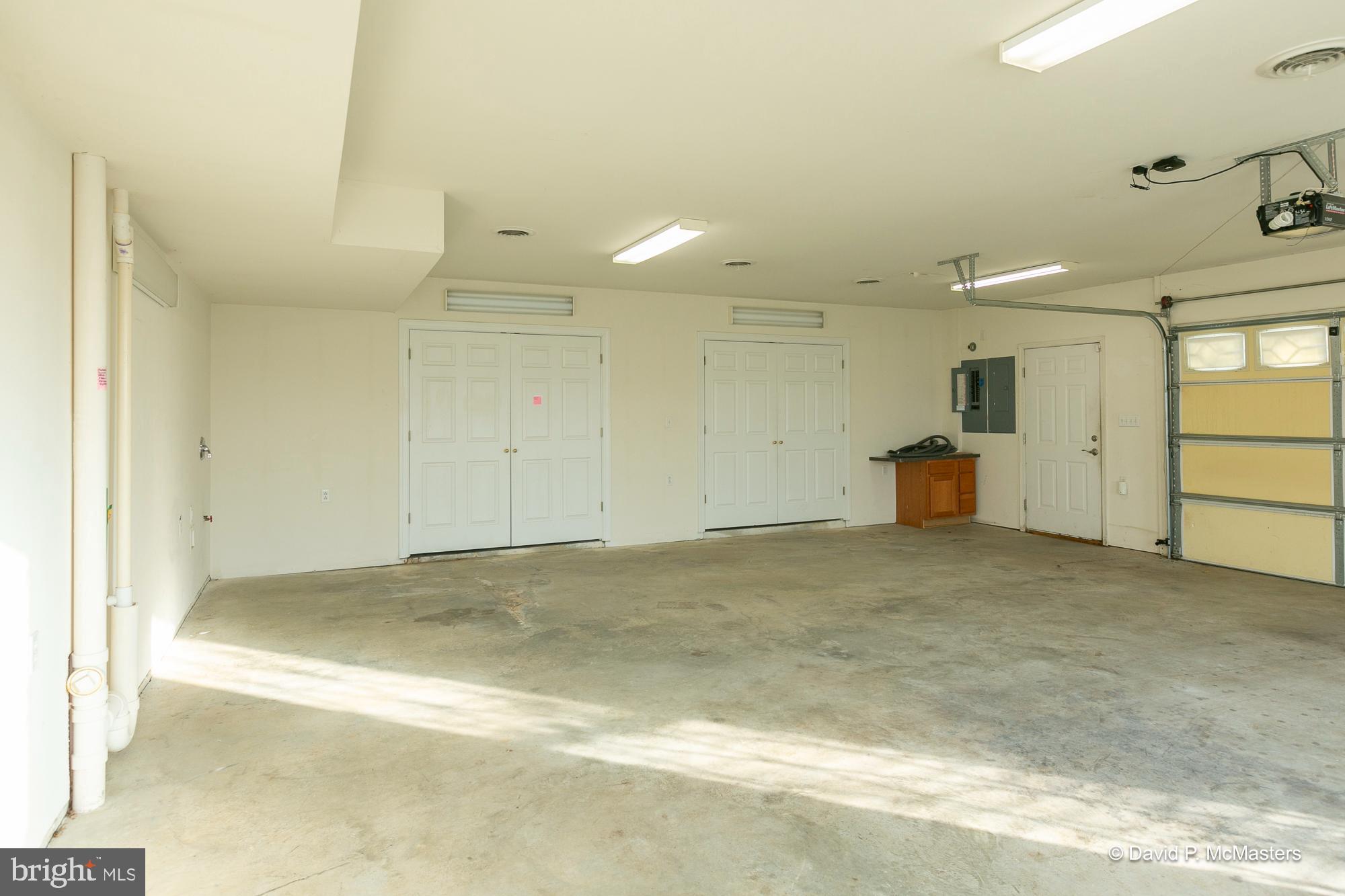 FAIRFAX FARMS - Residential