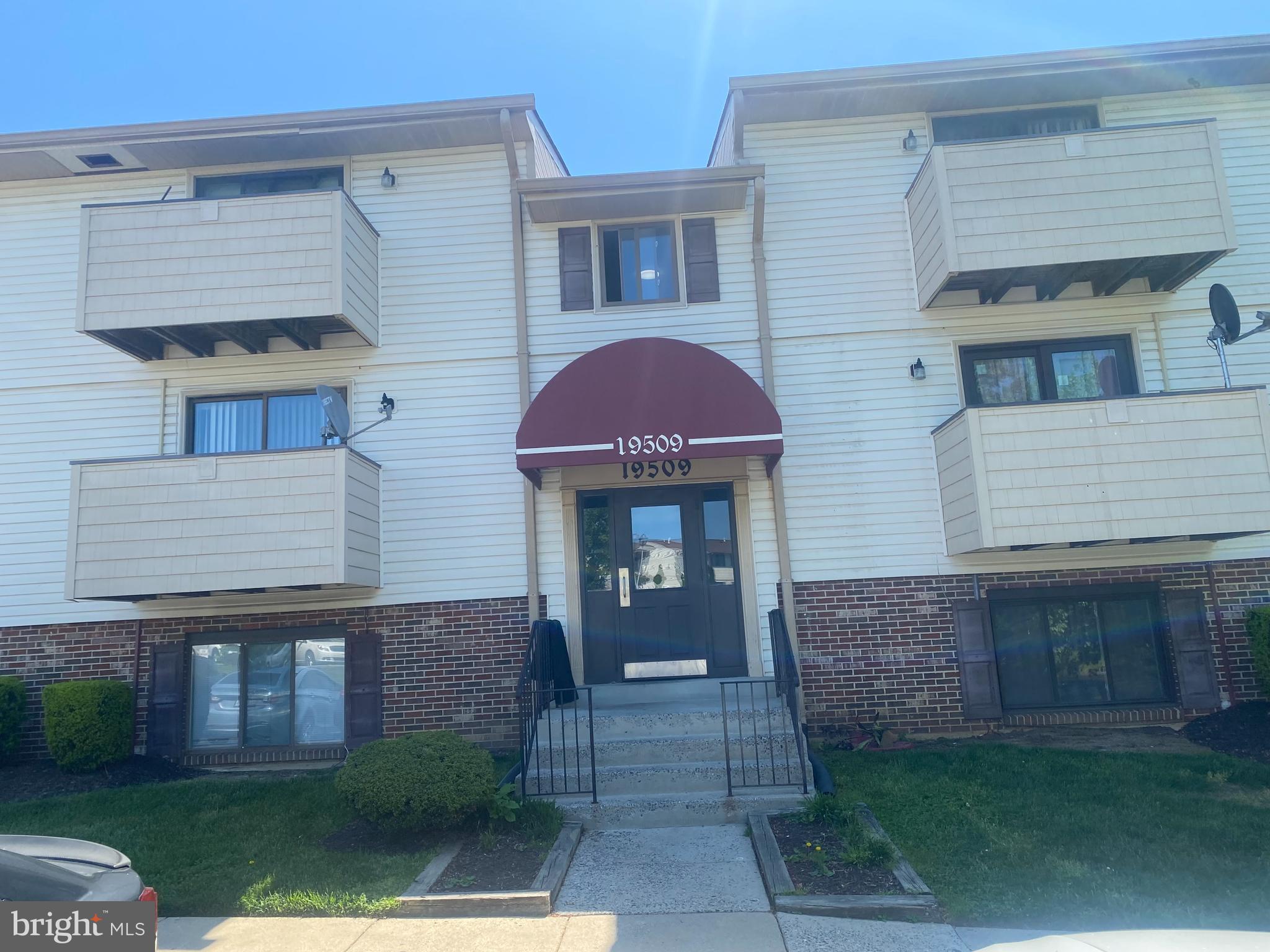 GUNNERS LAKE - Residential Lease