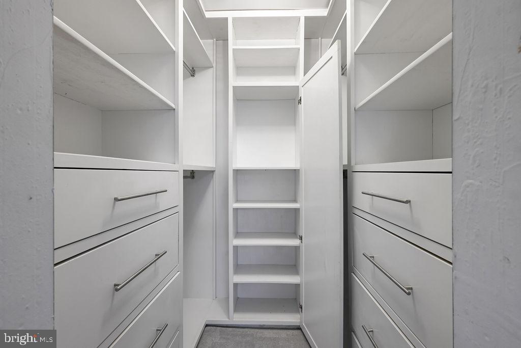 SAXONY SQUARE - Residential