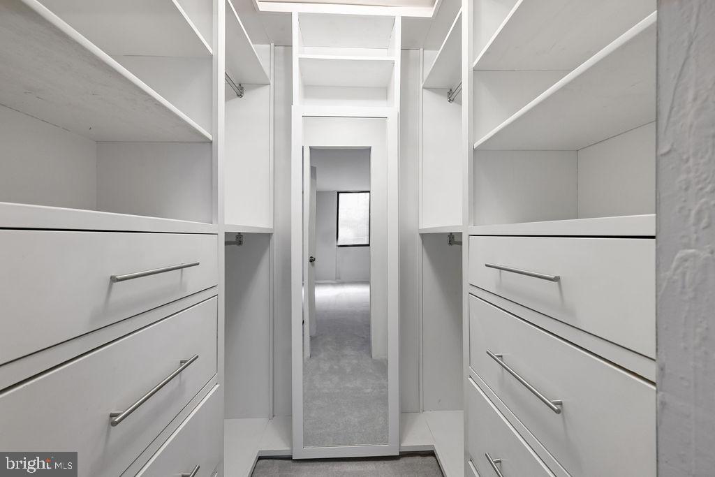 SAXONY SQUARE - Residential