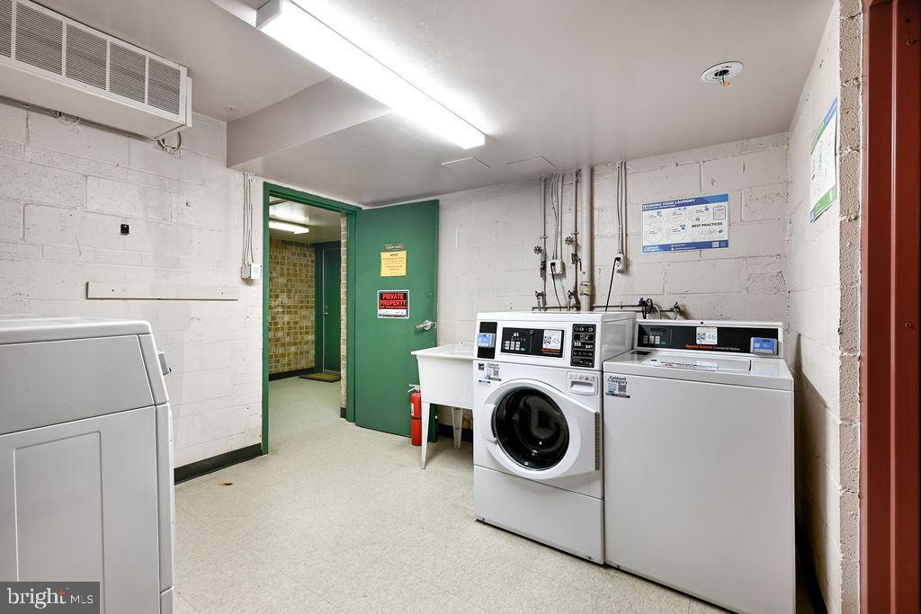 SAXONY SQUARE - Residential