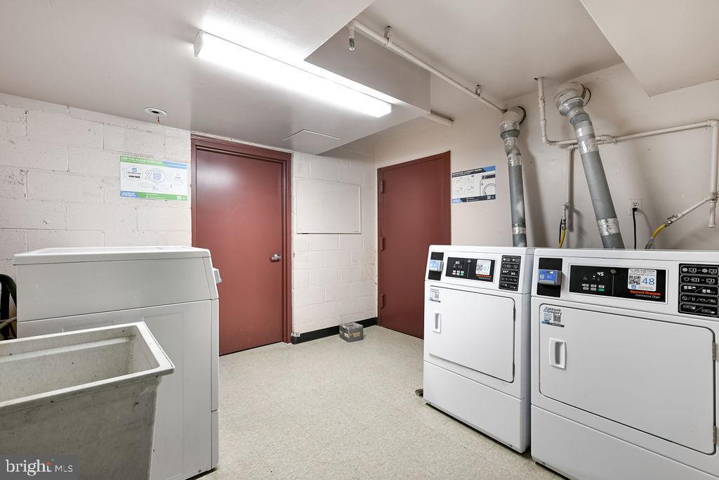 SAXONY SQUARE - Residential