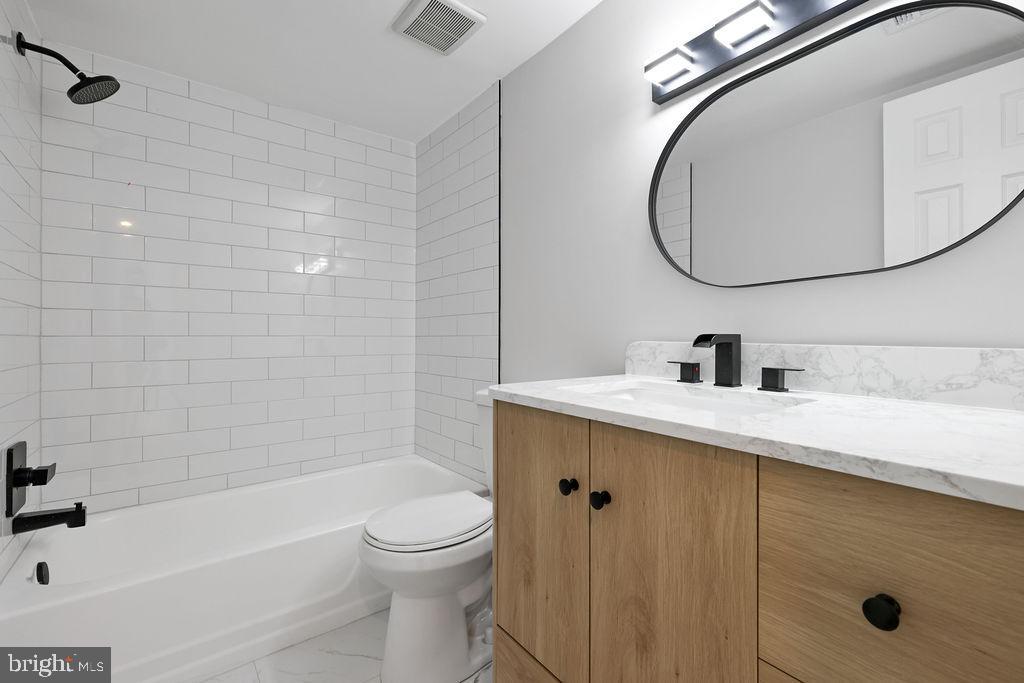 SAXONY SQUARE - Residential