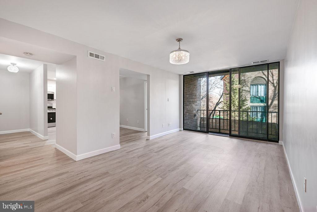 SAXONY SQUARE - Residential