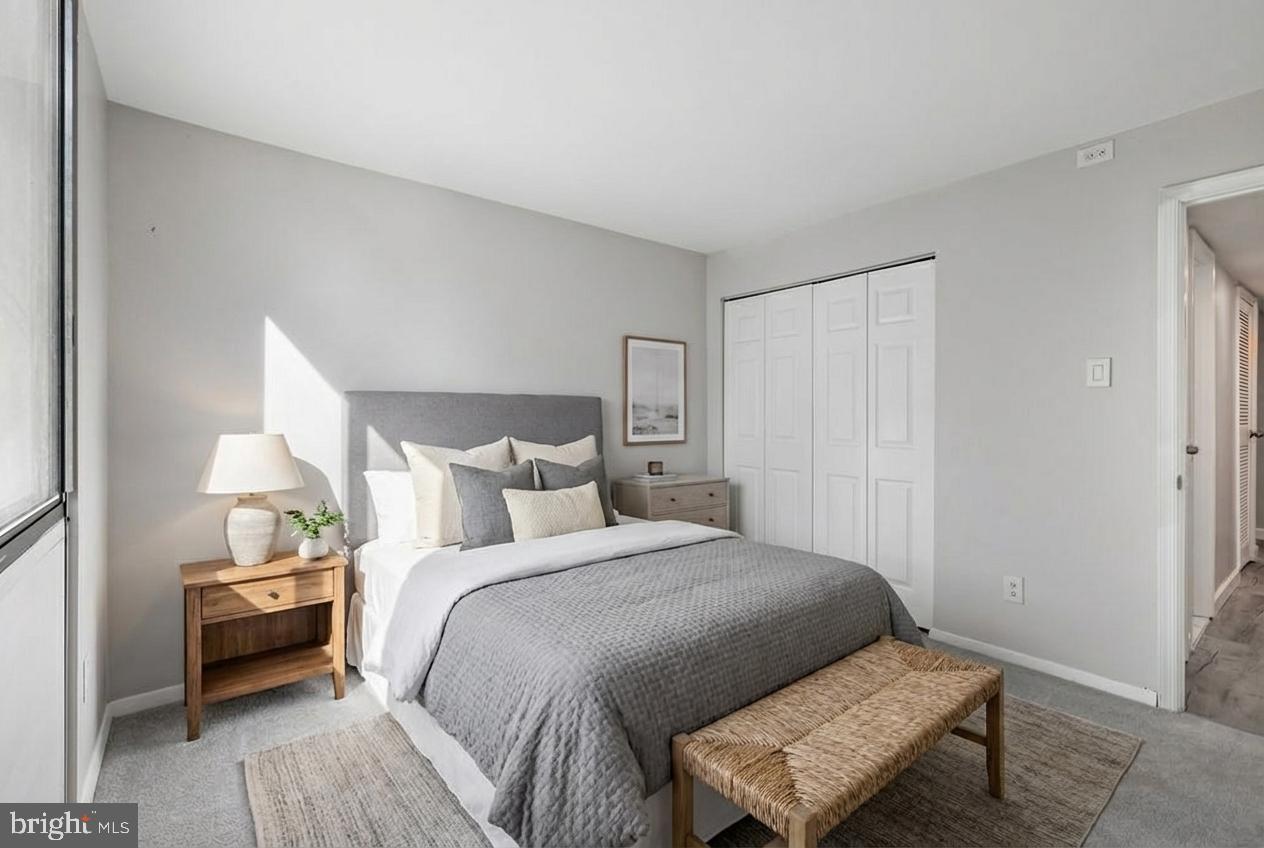 SAXONY SQUARE - Residential