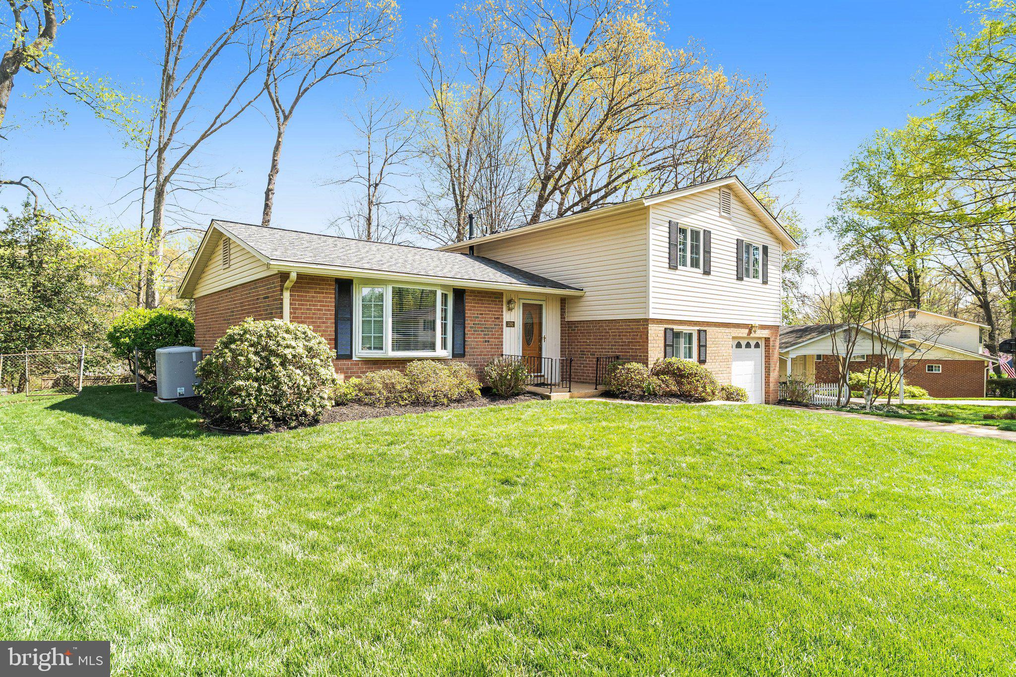 5392 GAINSBOROUGH DRIVE