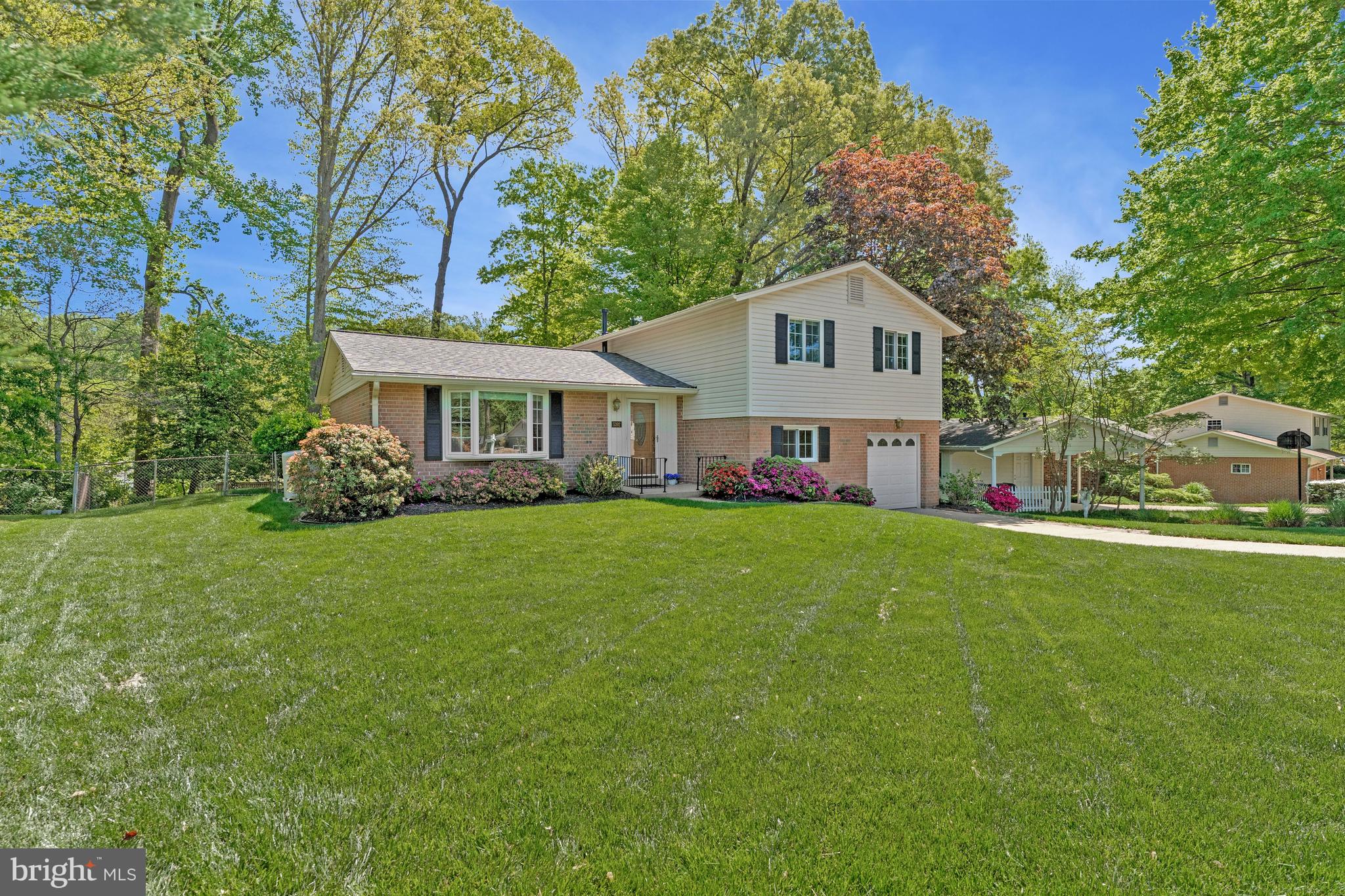 5392 GAINSBOROUGH DRIVE
