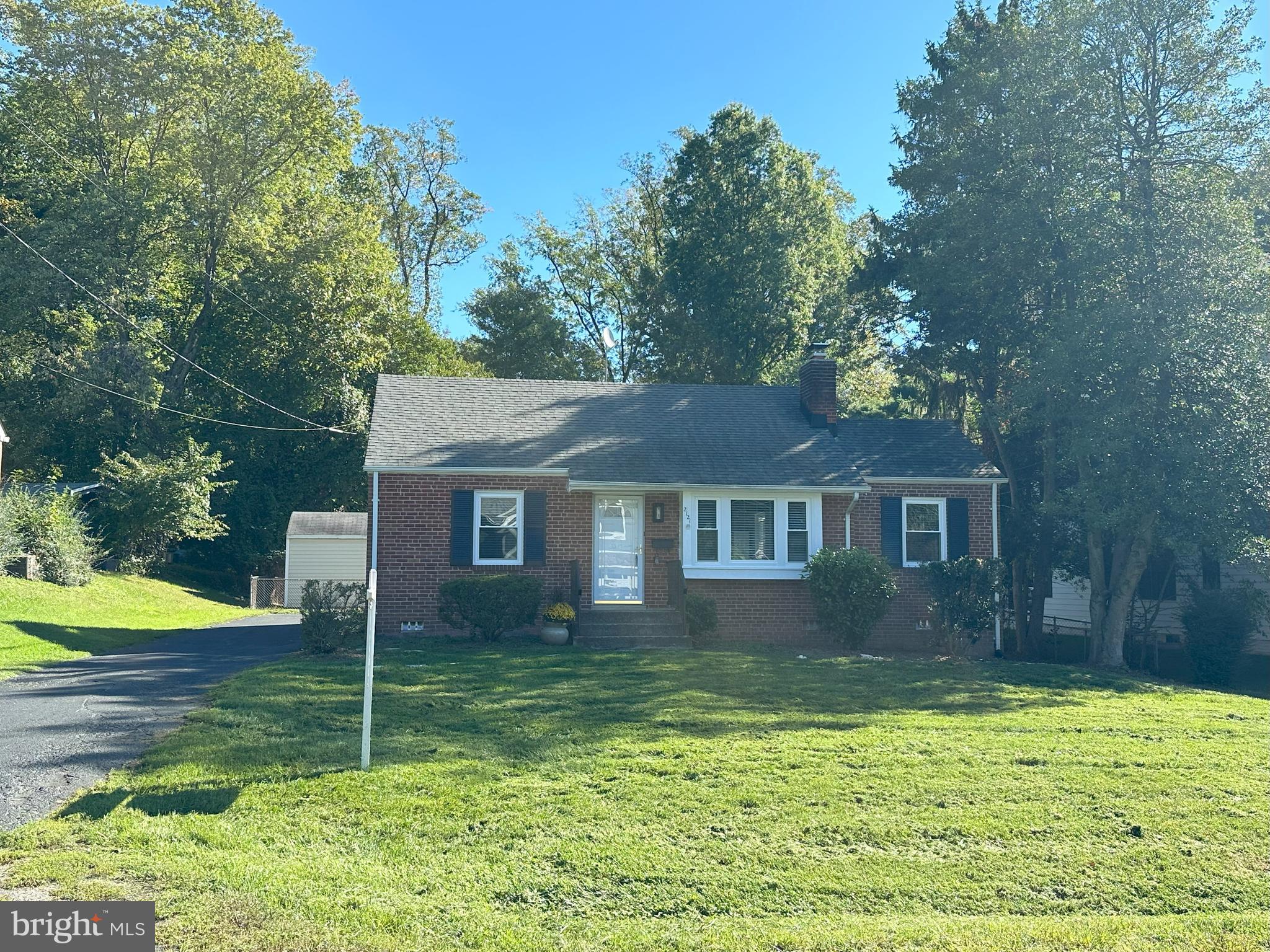 WESTHAMPTON - Residential Lease