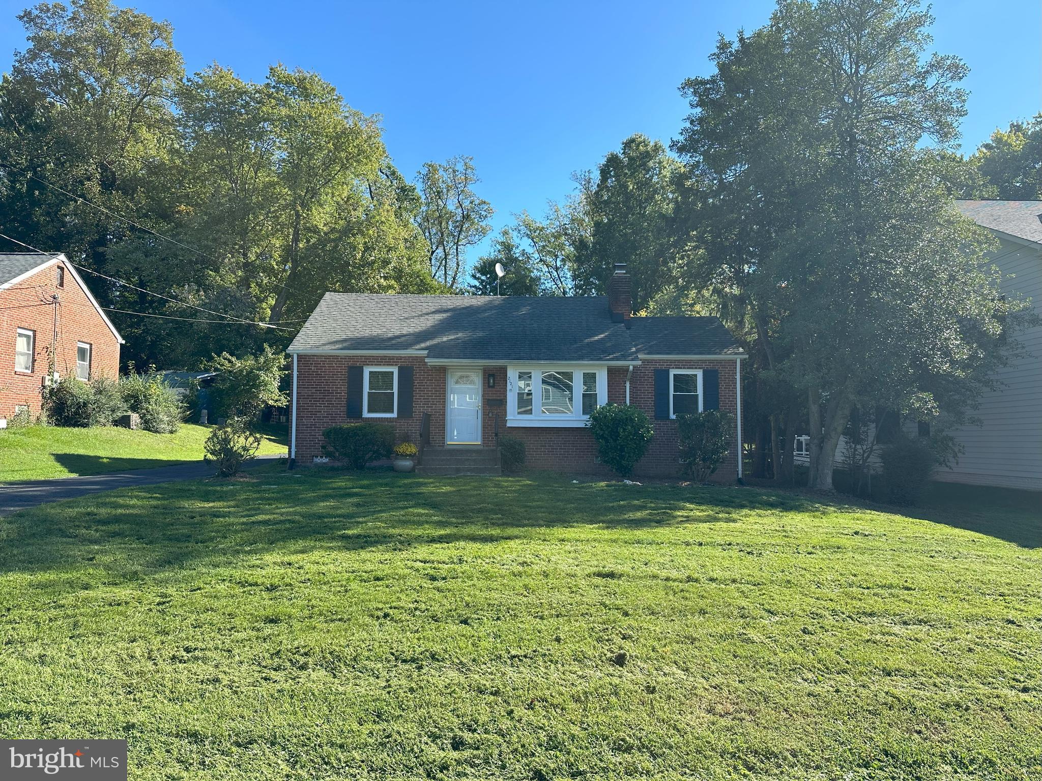 WESTHAMPTON - Residential Lease