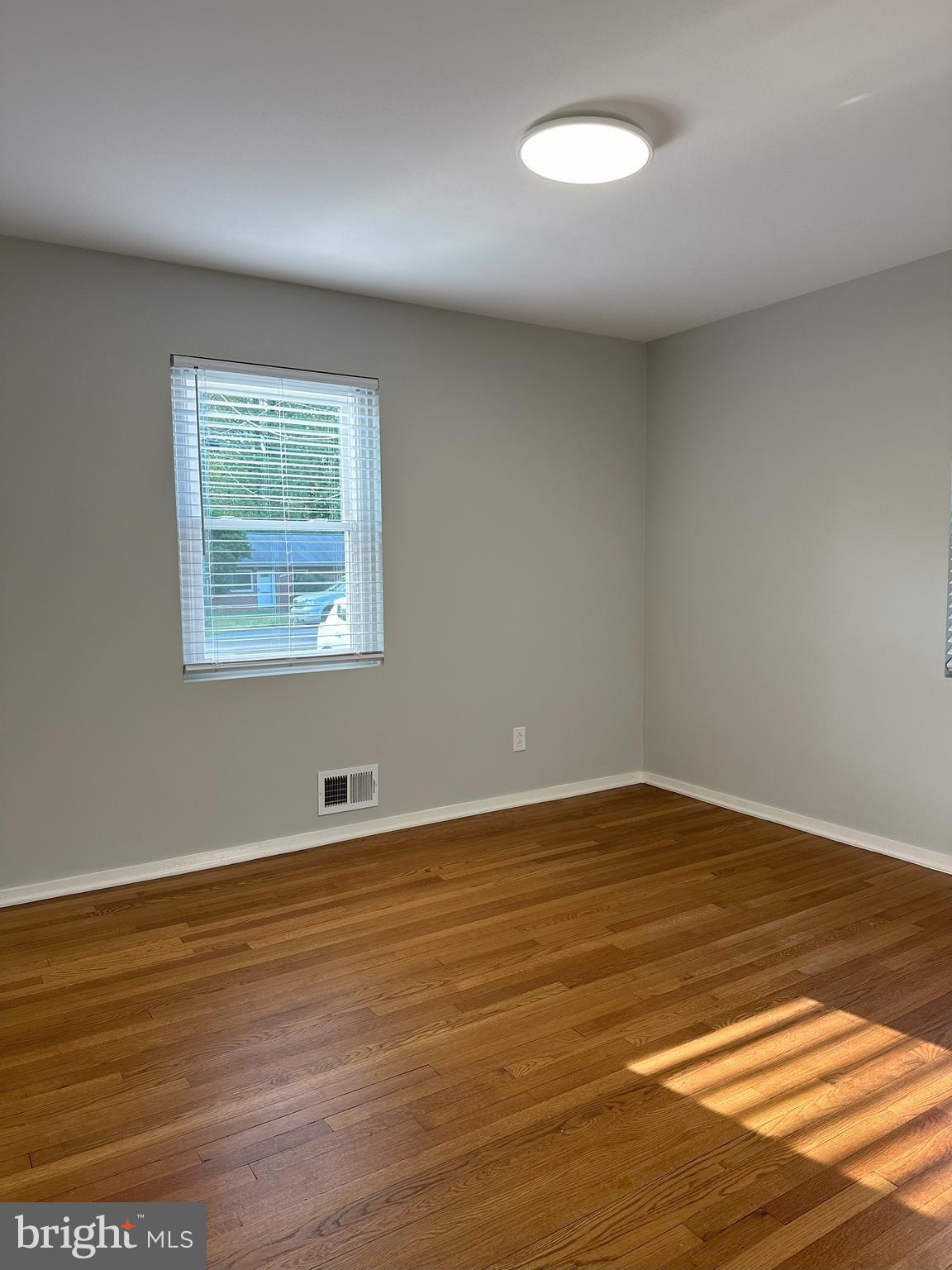 WESTHAMPTON - Residential Lease