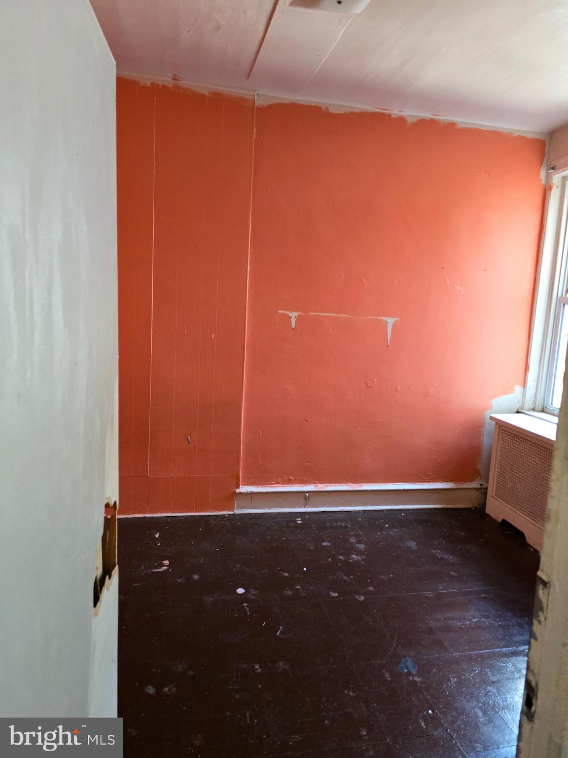 OLNEY - Commercial Sale