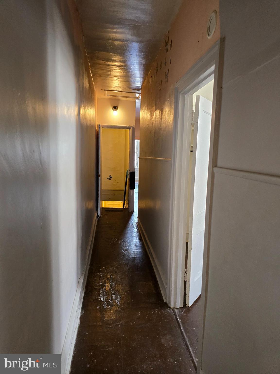 OLNEY - Commercial Sale