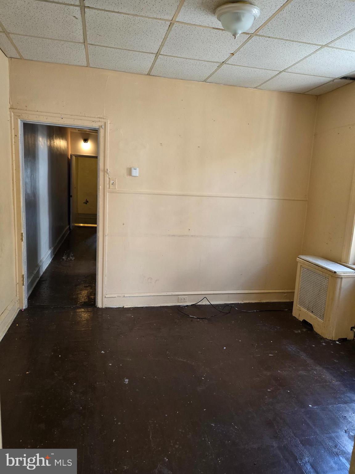 OLNEY - Commercial Sale