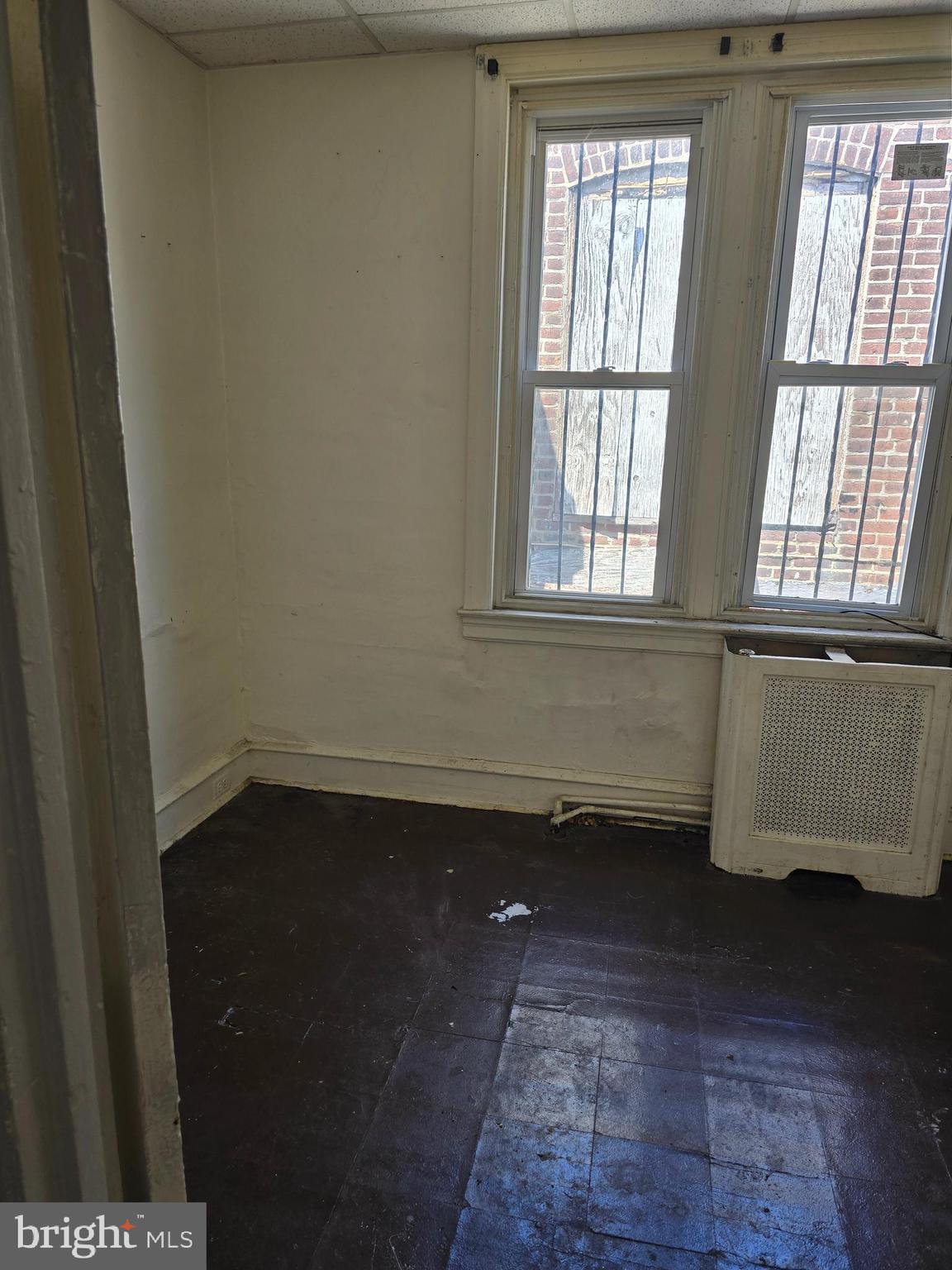 OLNEY - Commercial Sale