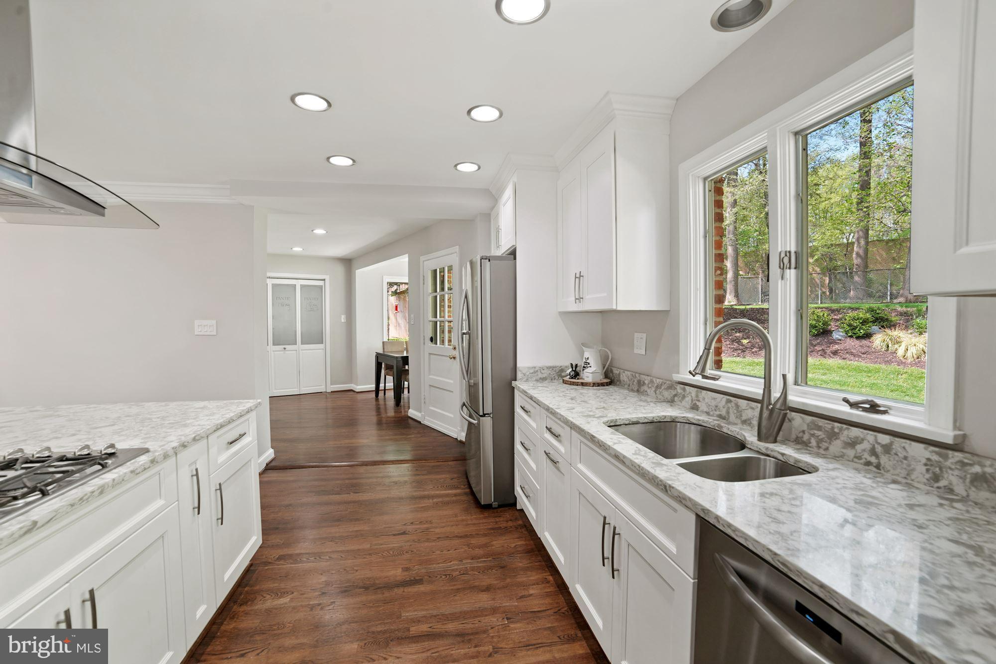 BRADLEY MANOR - Residential