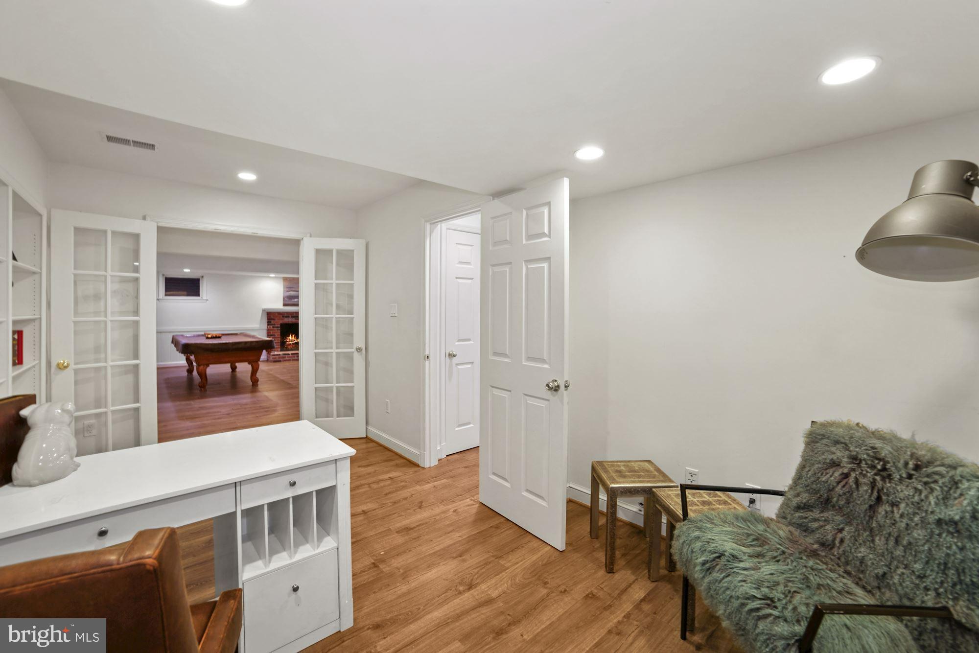 BRADLEY MANOR - Residential