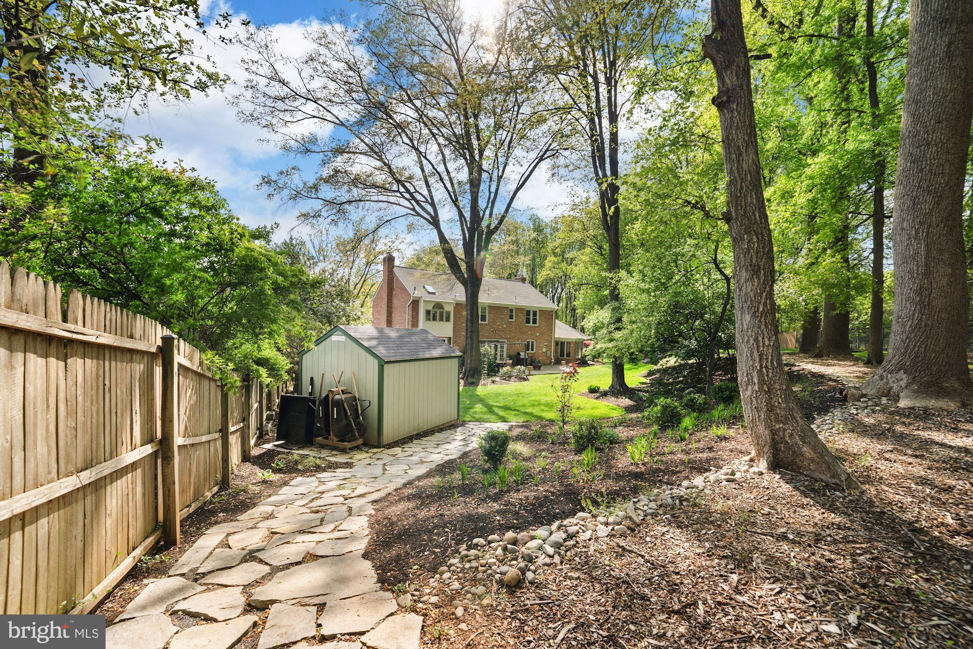 BRADLEY MANOR - Residential