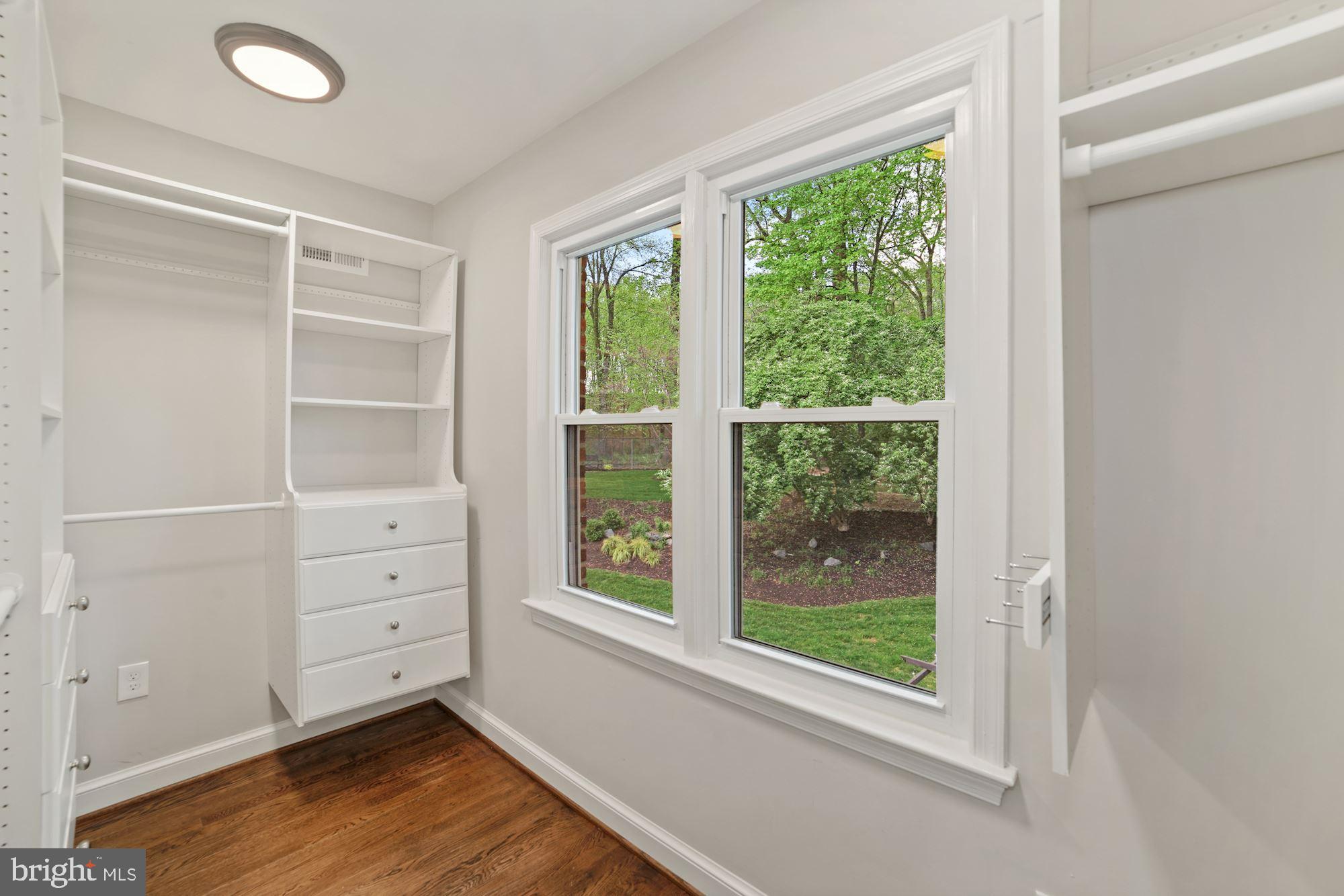 BRADLEY MANOR - Residential