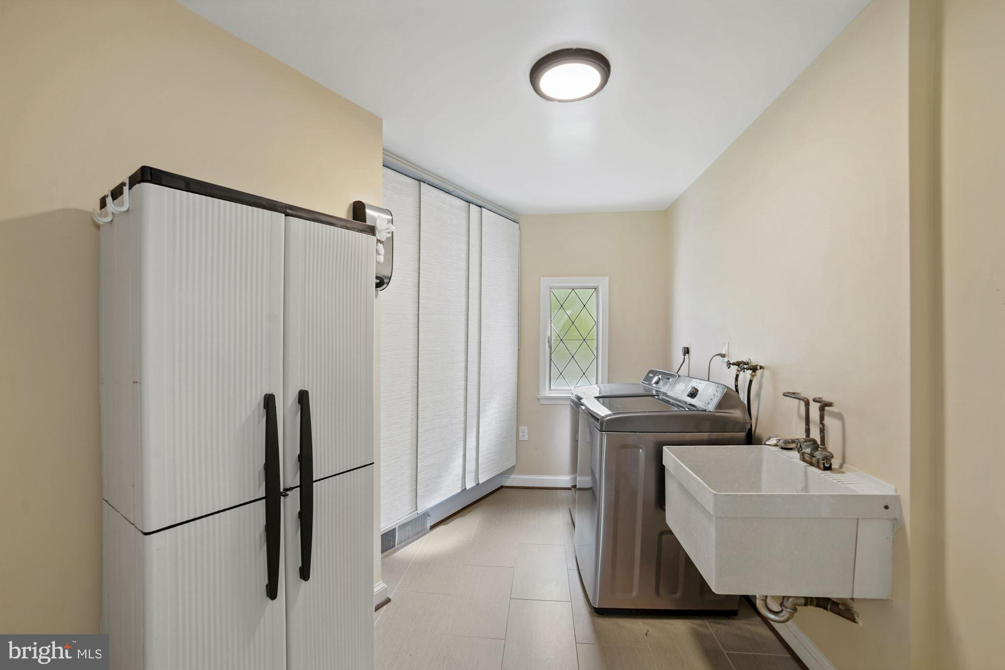 BRADLEY MANOR - Residential