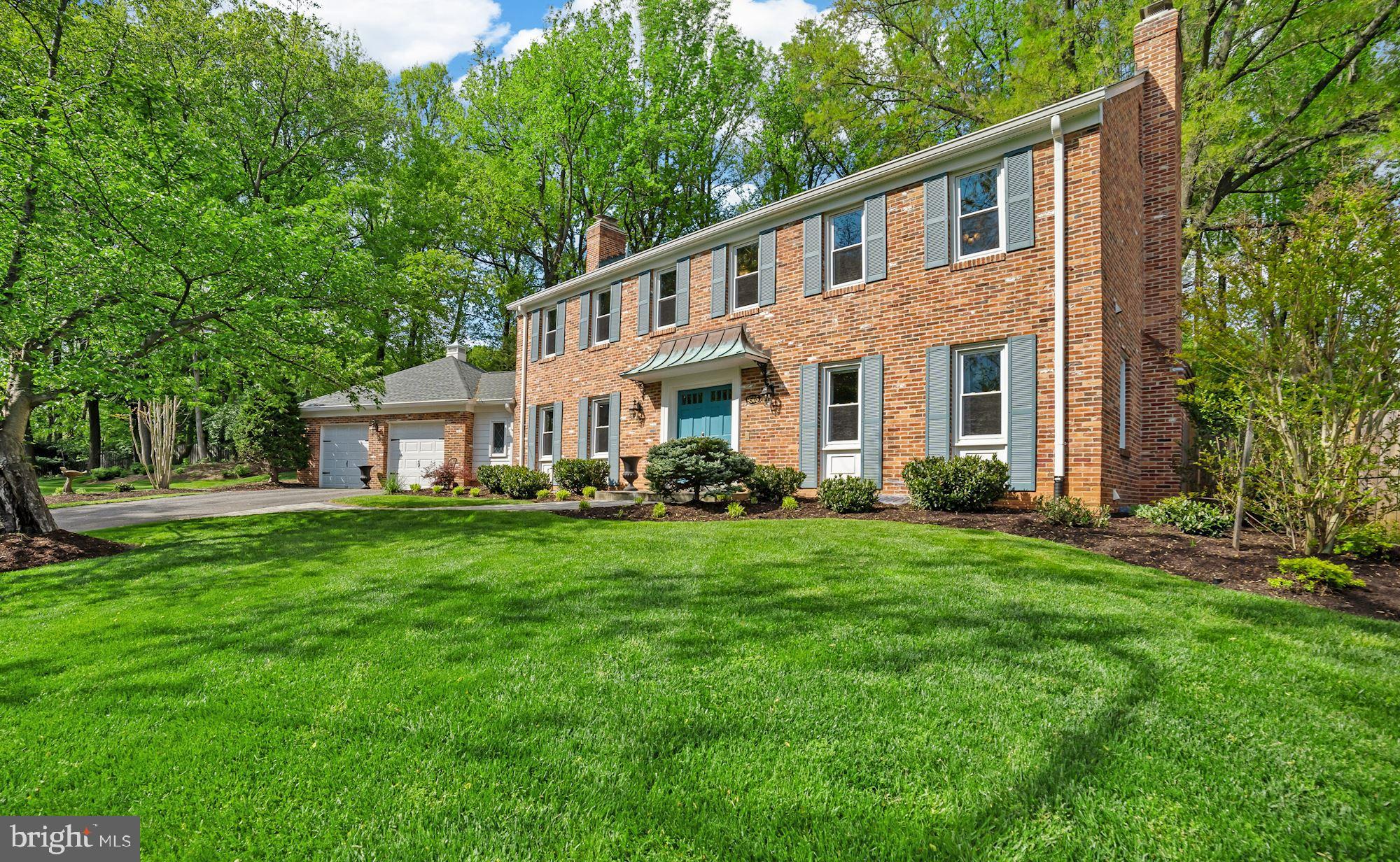 BRADLEY MANOR - Residential