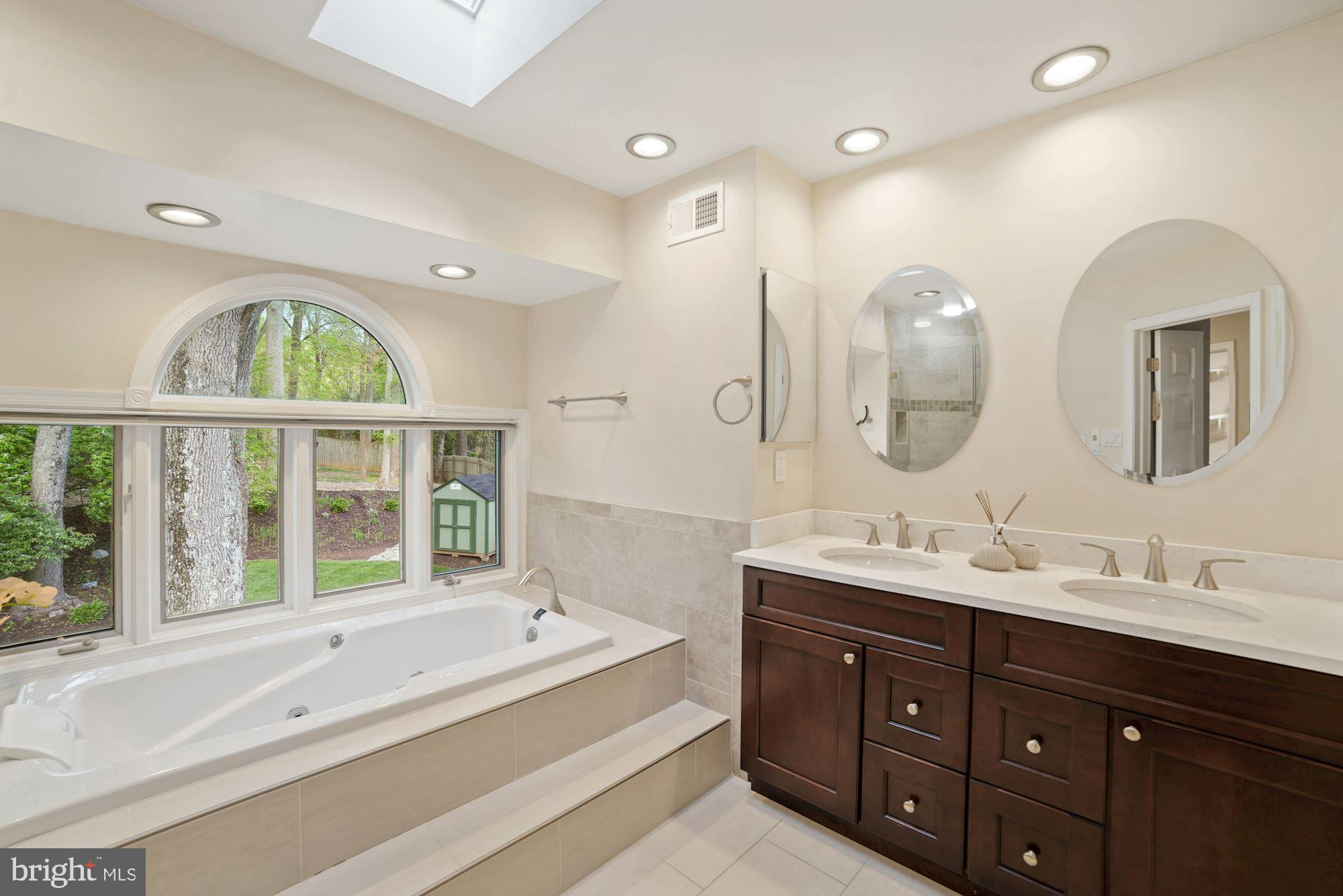 BRADLEY MANOR - Residential