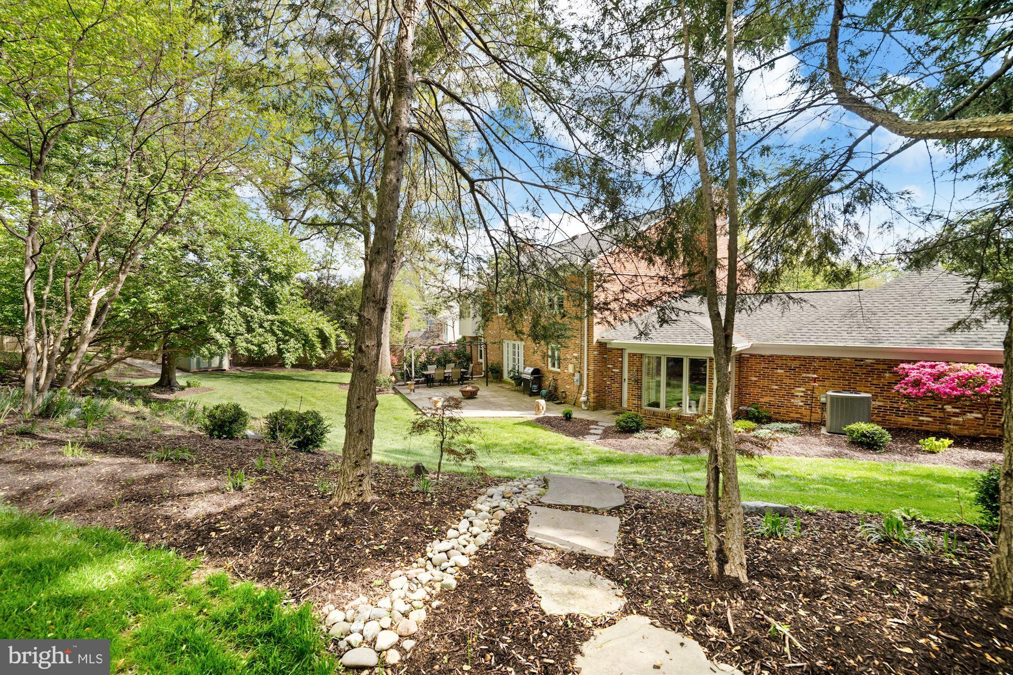 BRADLEY MANOR - Residential