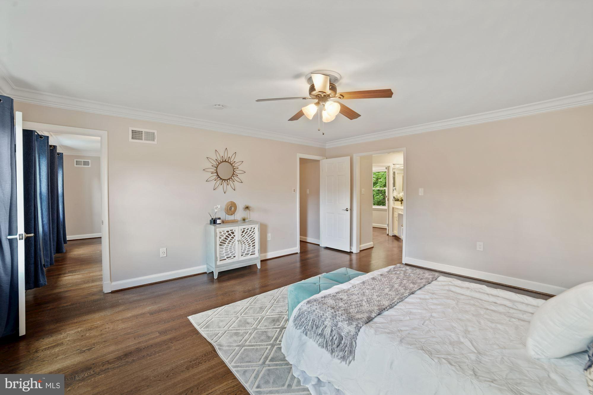 BRADLEY MANOR - Residential